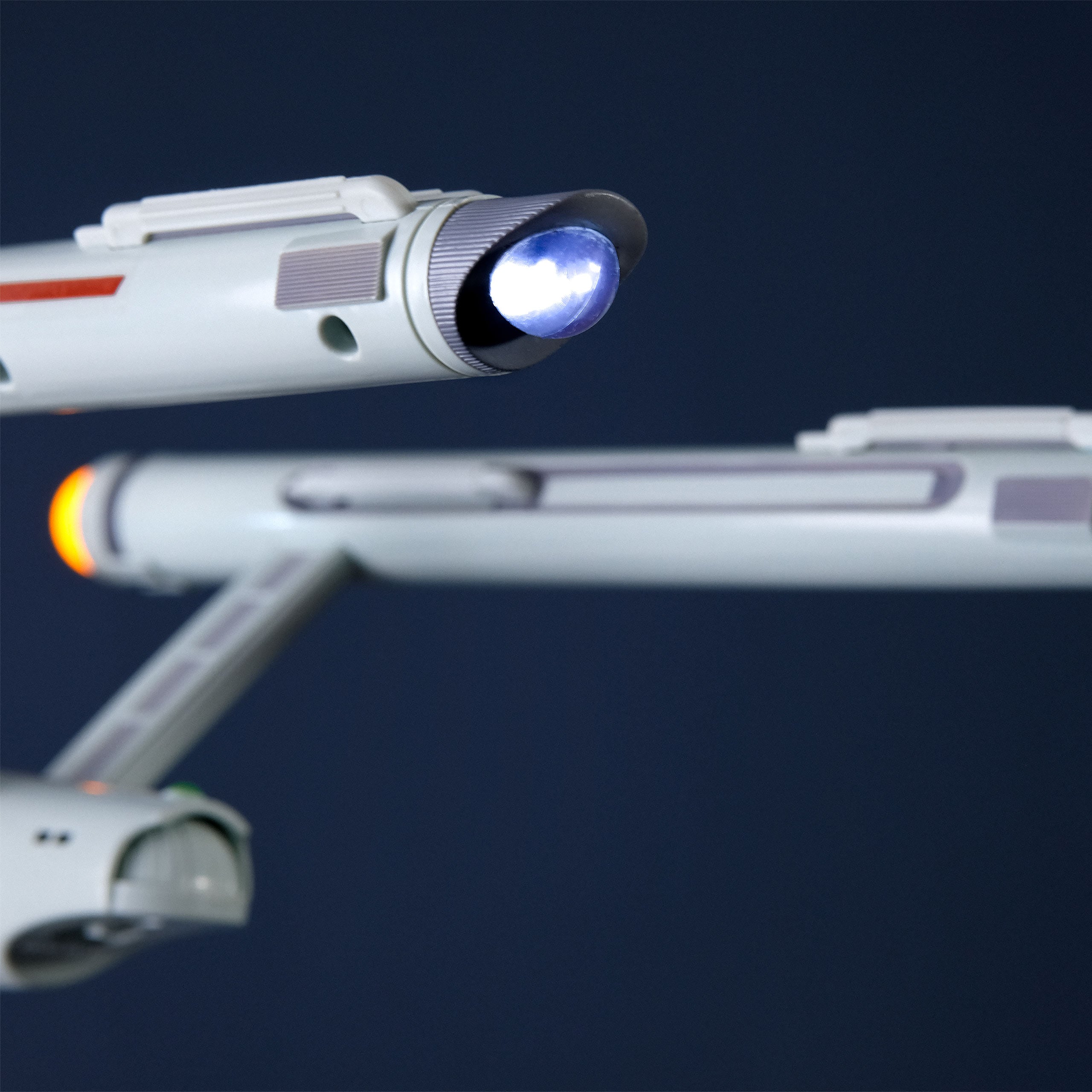 Immagine del prodotto Star Trek - Replica dell'Enterprise NCC-1701 con luci e suoni