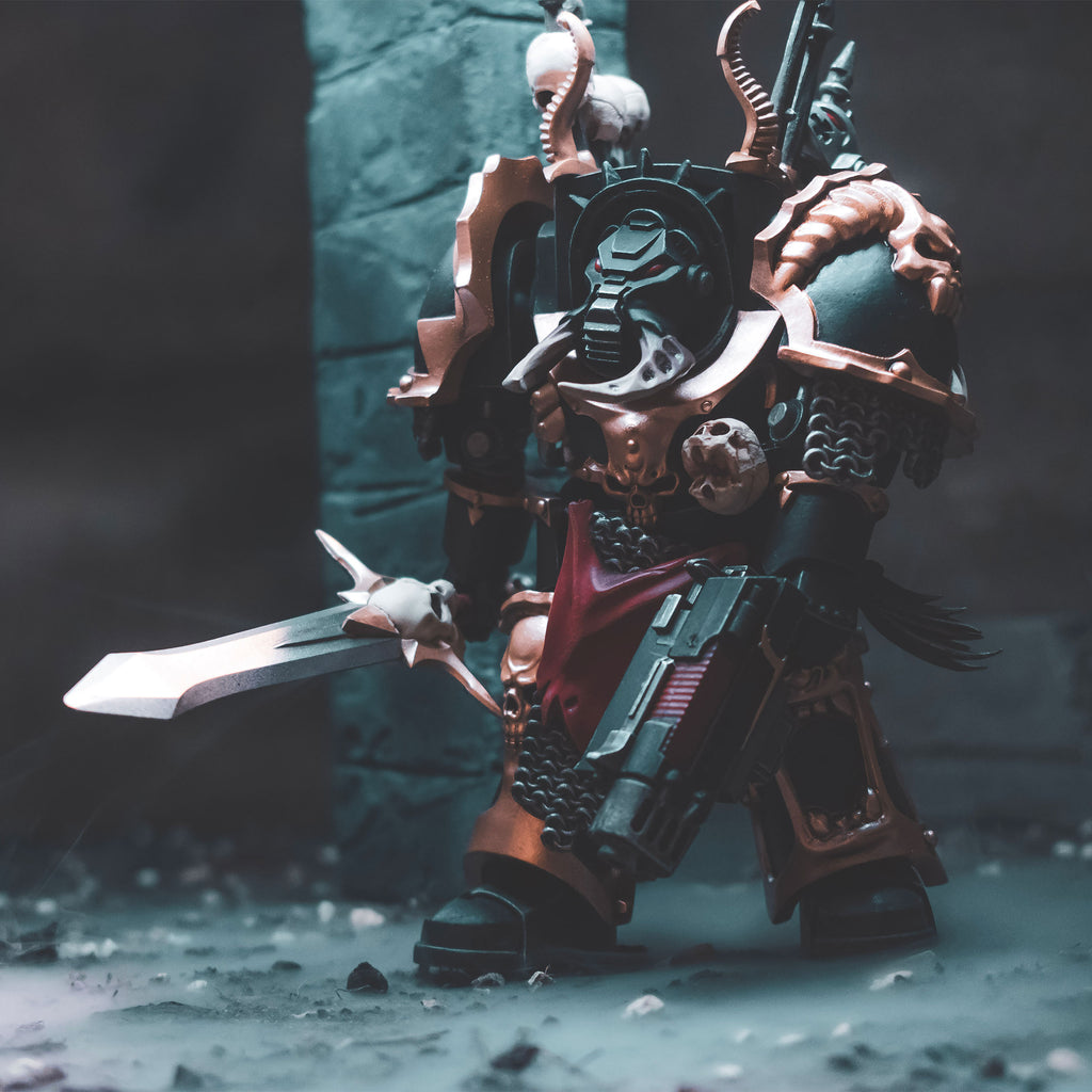 Immagine del prodotto Warhammer 40k - Figura d'azione del Fratello Gnarl della Legione Nera