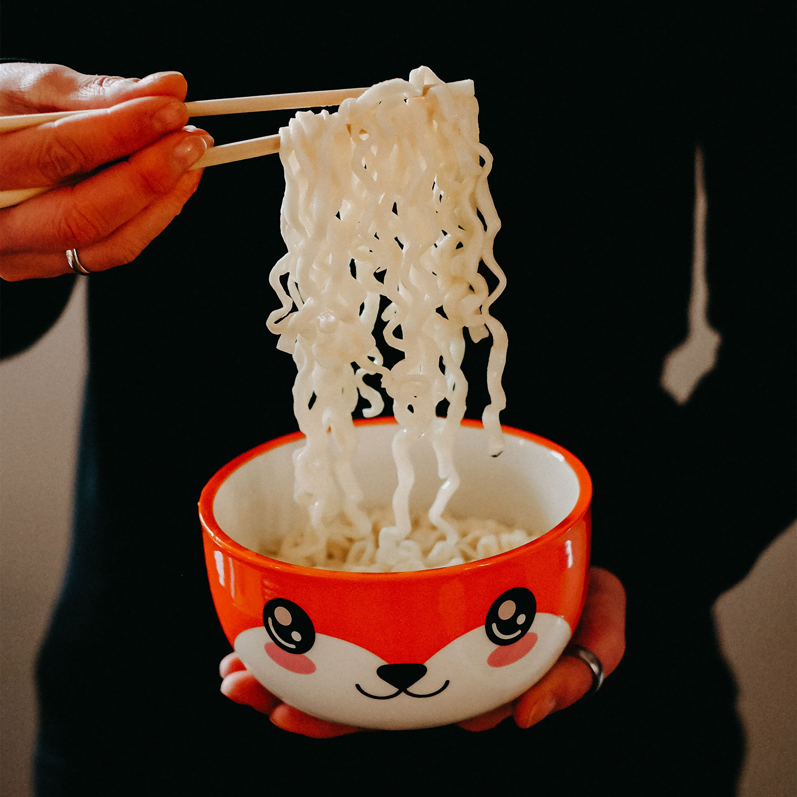 Immagine del prodotto Ciotola Kawaii della volpe con coperchio per fan dell'Anime