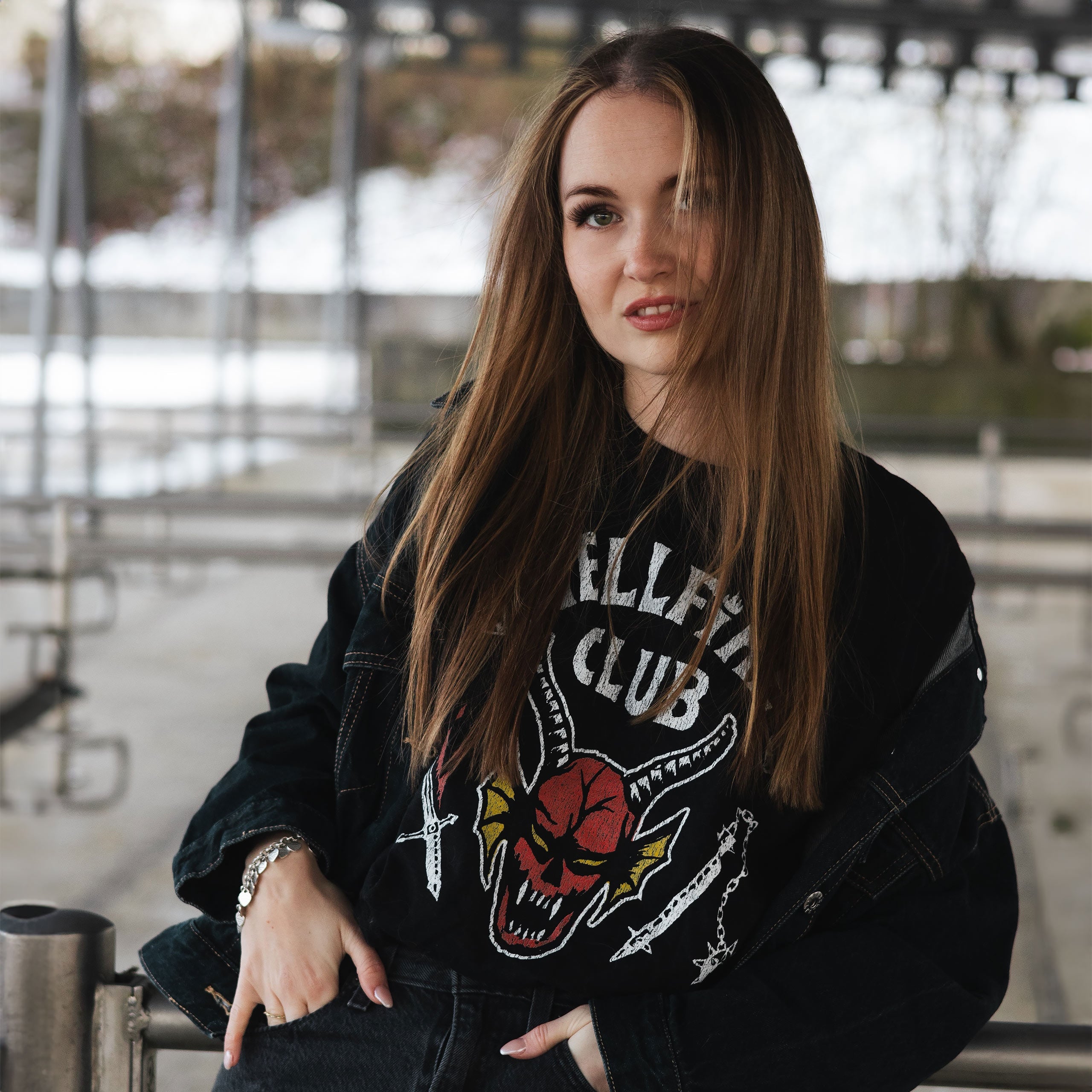 Immagine del prodotto Stranger Things - Maglietta nera con logo del Club Hellfire