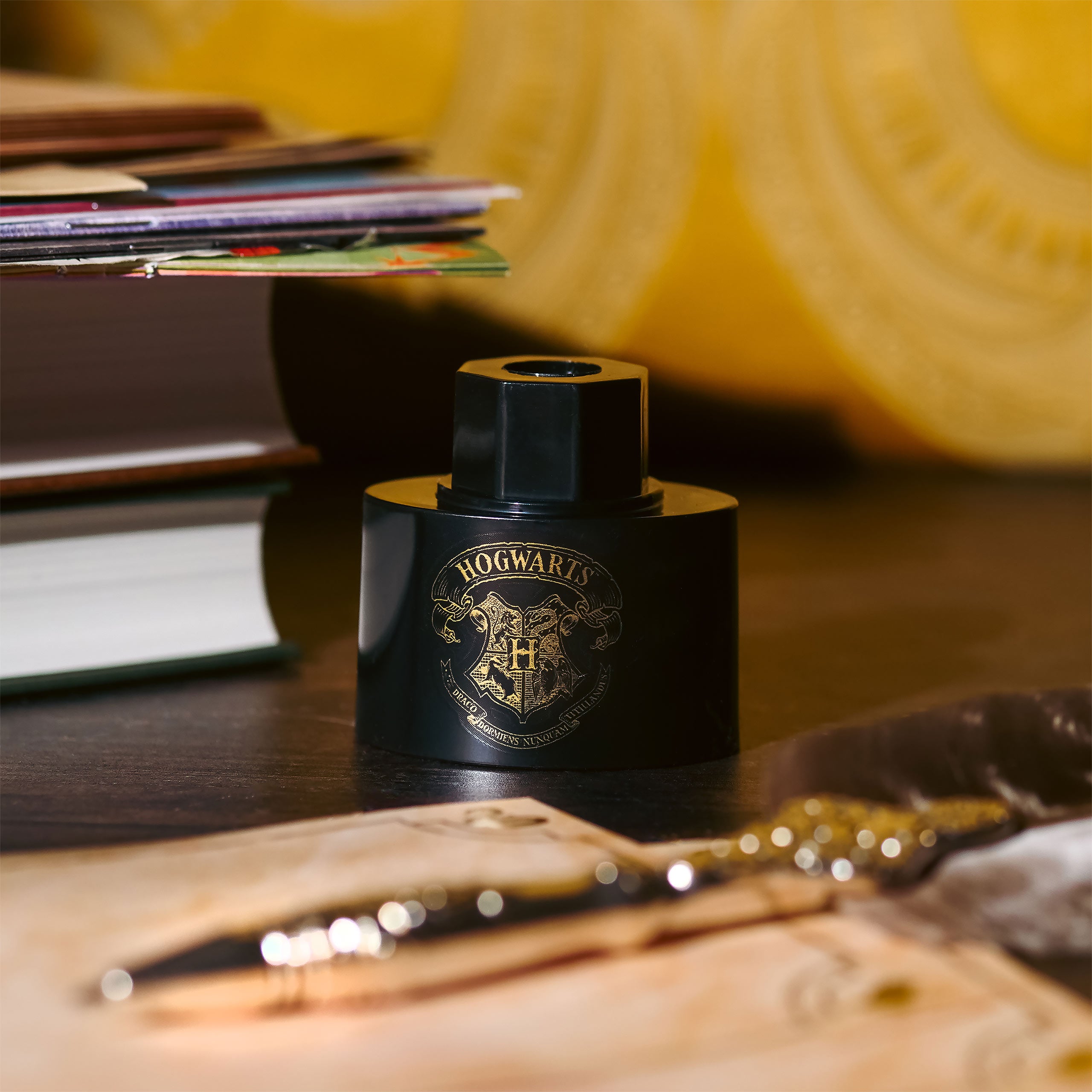 Immagine del prodotto Harry Potter - Penna piuma con set di carta da lettere di Hogwarts