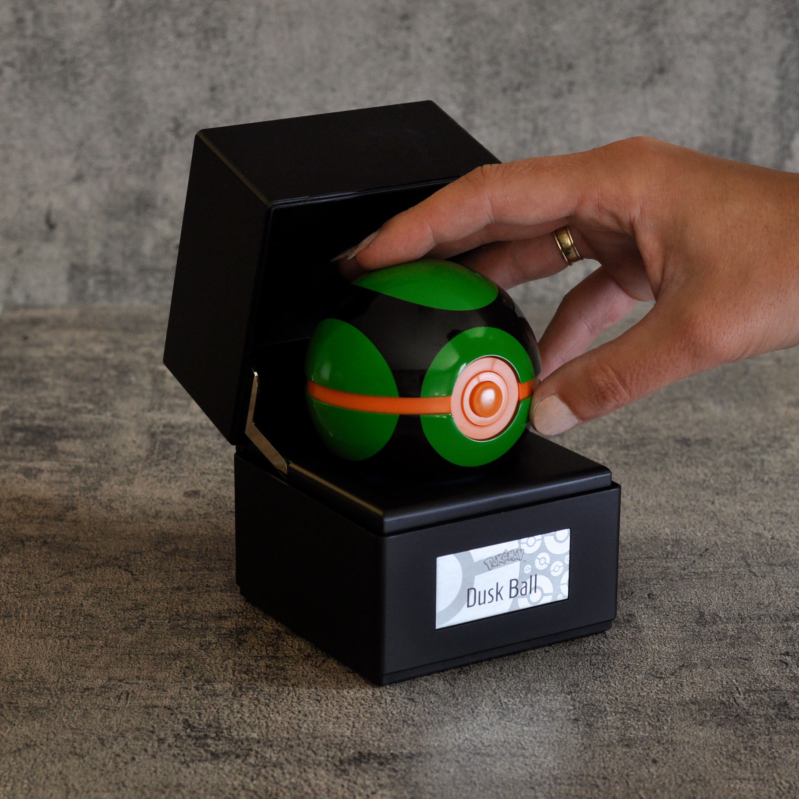 Immagine del prodotto Pokemon - Replica della Palla Oscura con luce