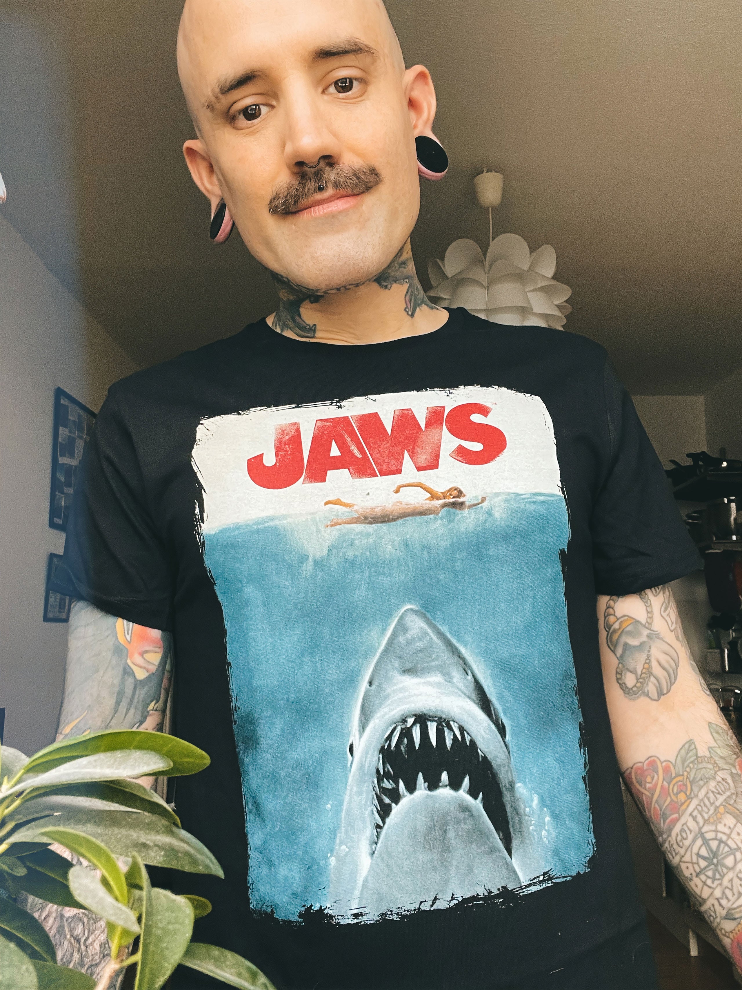 Immagine del prodotto Lo squalo - Maglietta nera con poster di Jaws