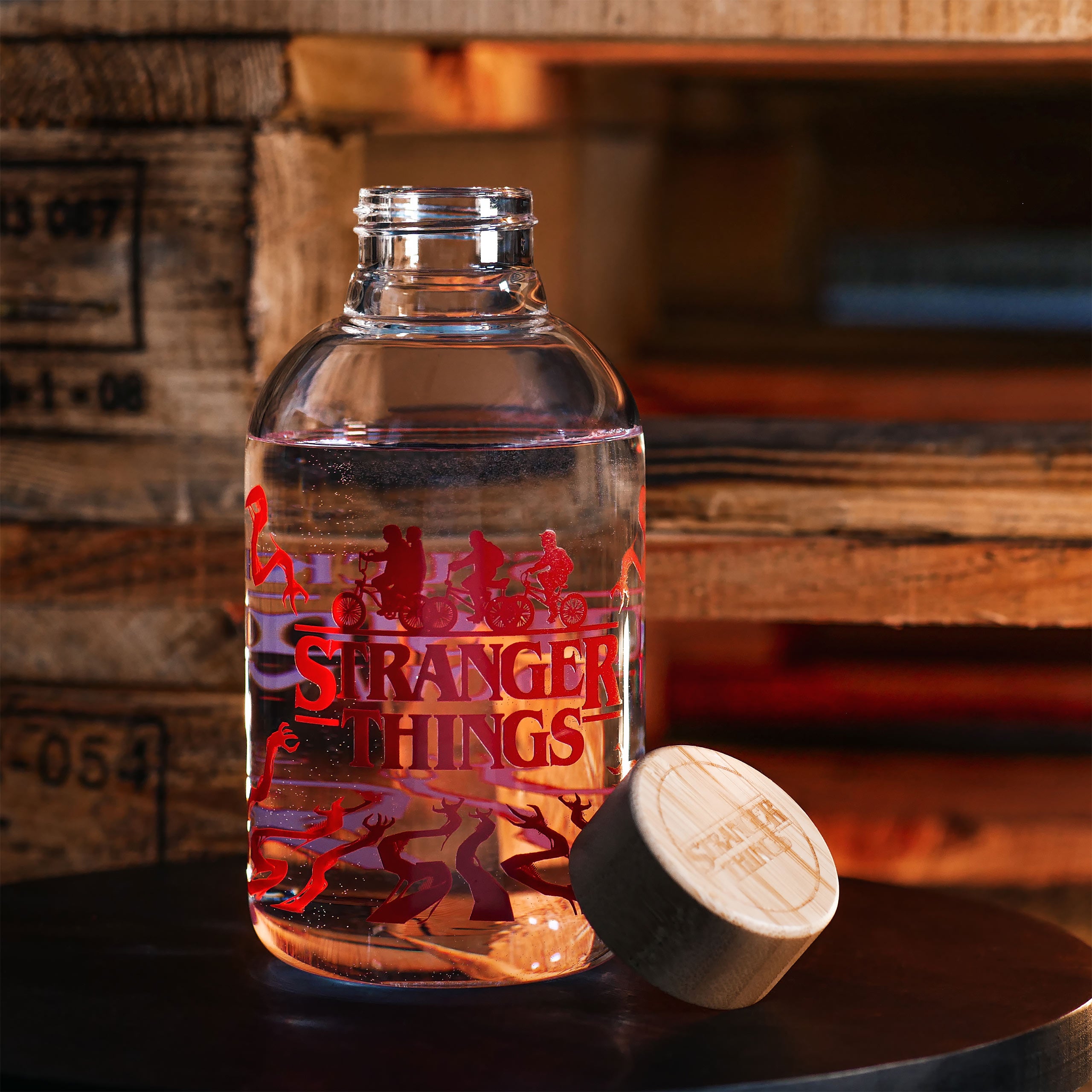 Immagine del prodotto Stranger Things - Bottiglia d'acqua intrappolata nel mondo capovolto