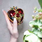 Immagine del prodotto Sailor Moon - Replica della spilla Cosmic Heart Compact