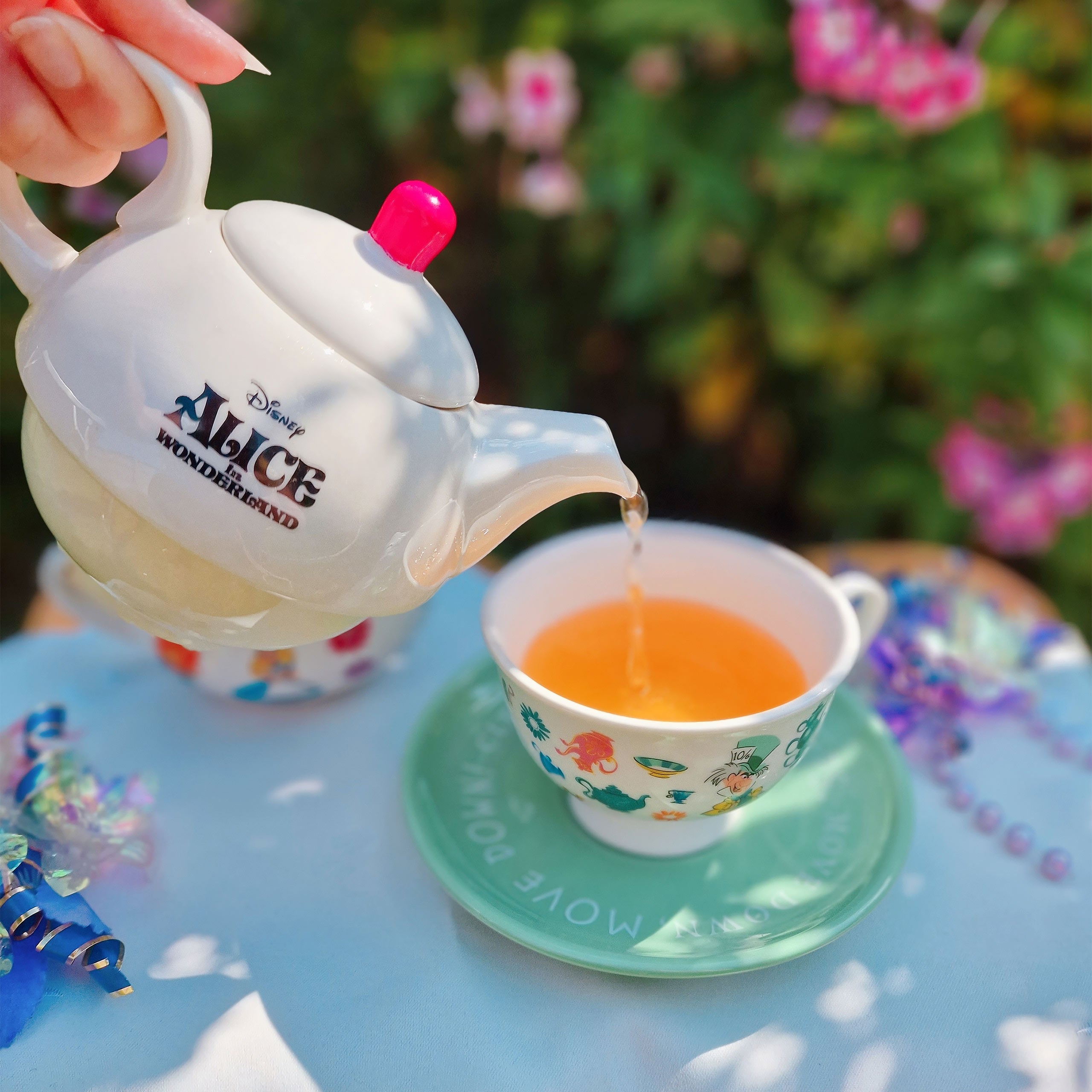 Immagine del prodotto Alice nel paese delle meraviglie - Looking For Wonderland teiera con tazza