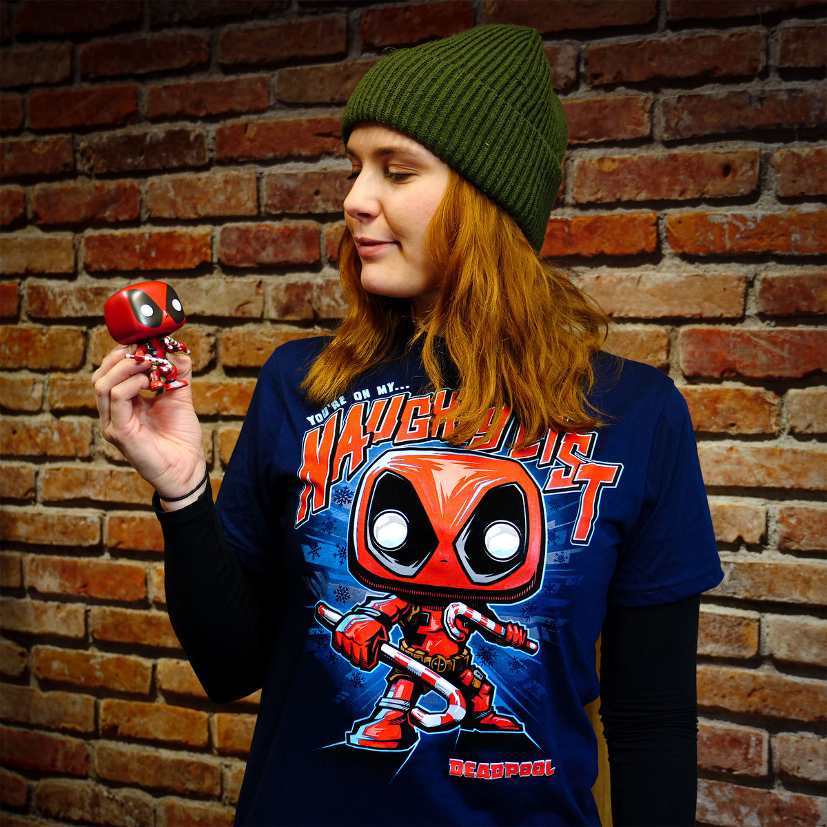 Immagine del prodotto T-shirt di Natale di Deadpool con figura Funko Pop