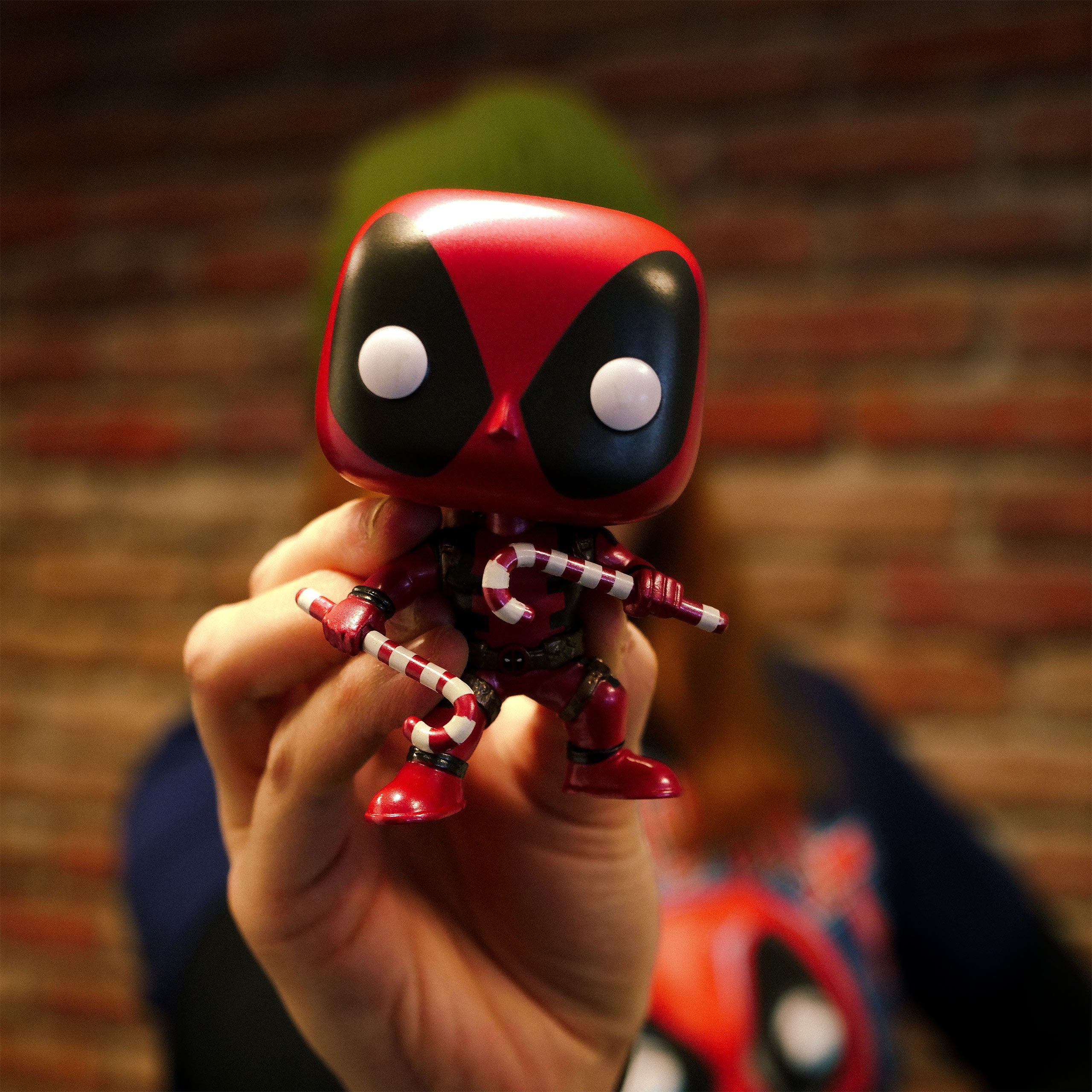 Immagine del prodotto T-shirt di Natale di Deadpool con figura Funko Pop