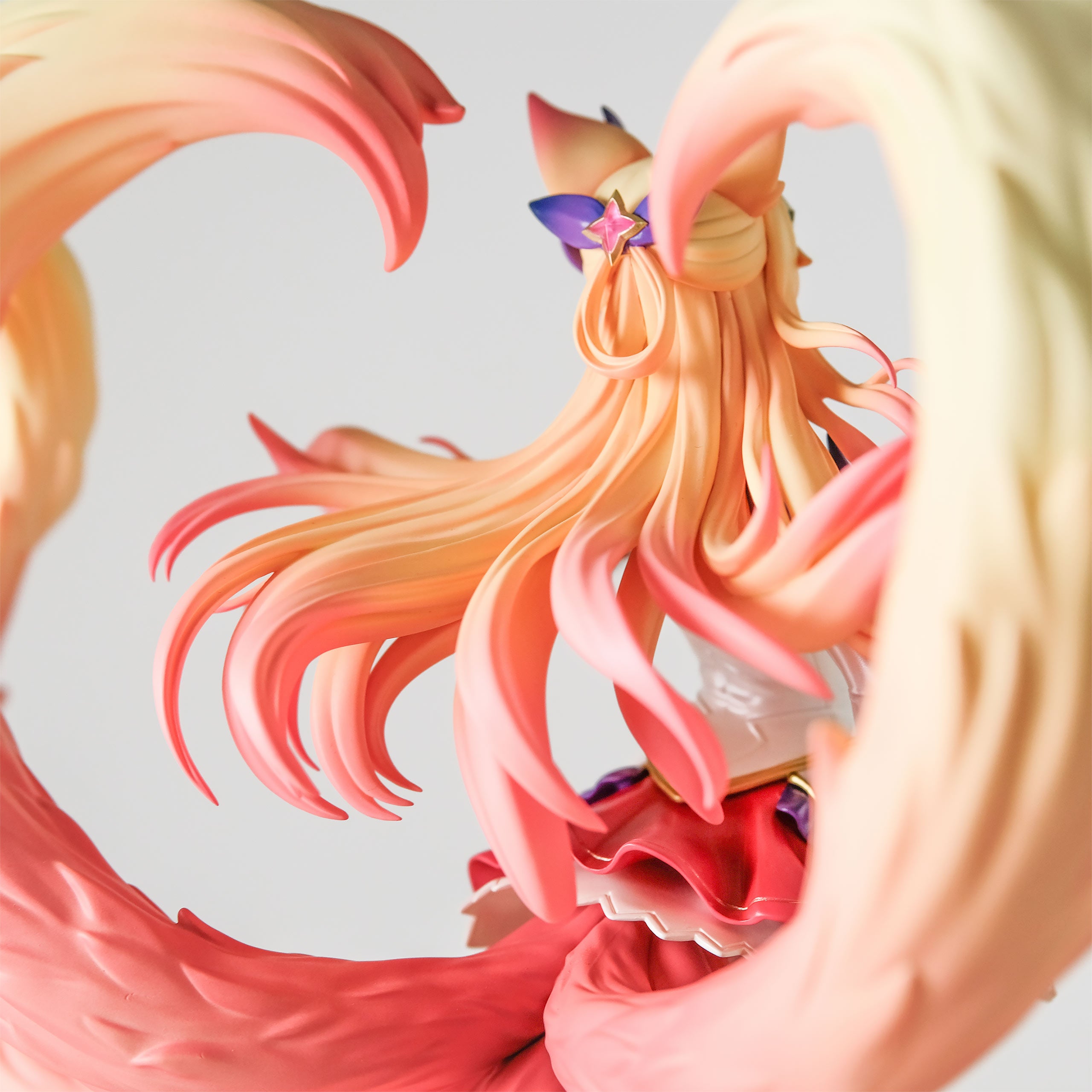 Immagine del prodotto League of Legends - Statua di Ahri Guardiana Stellare