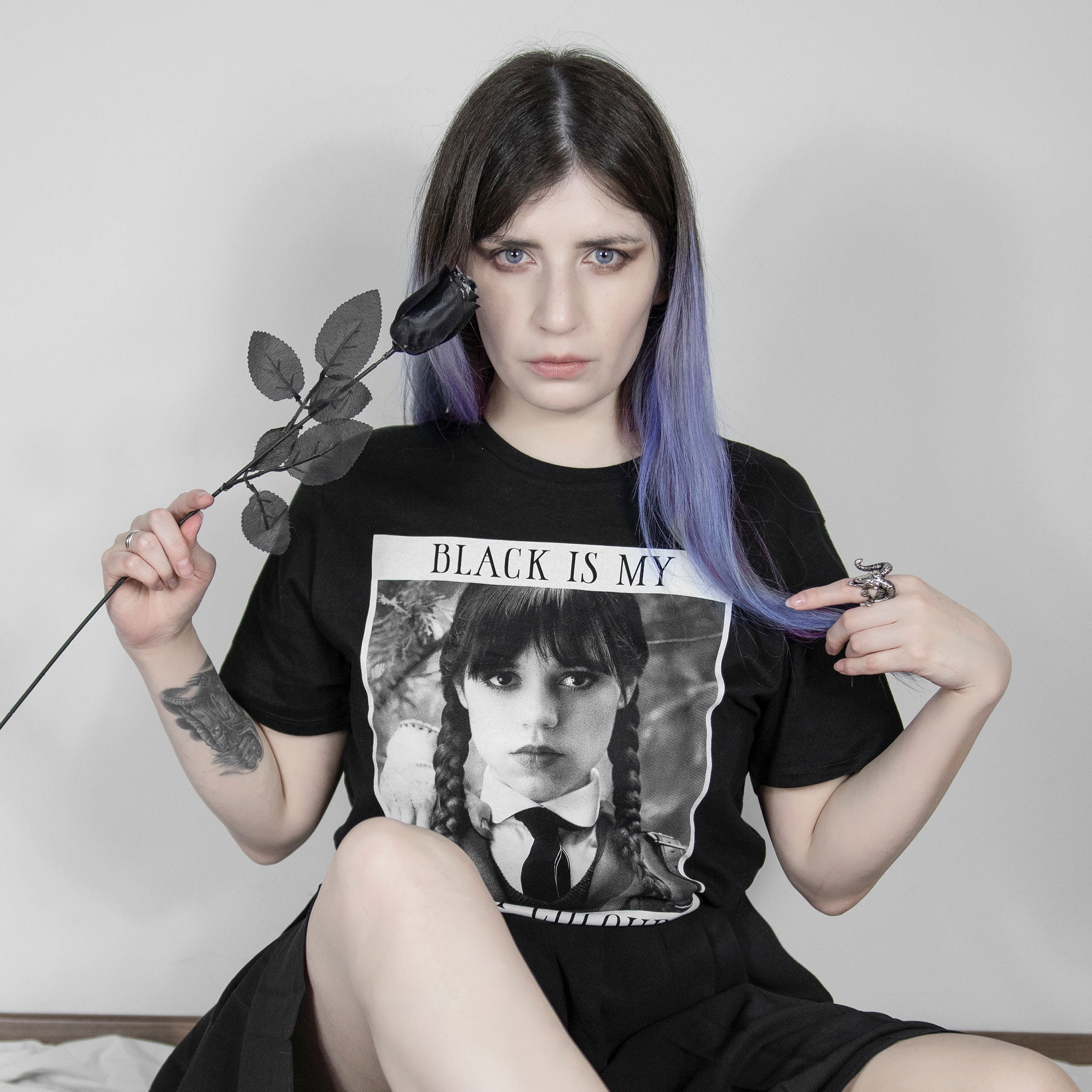 Immagine del prodotto Mercoledì - T-shirt nera 'Il nero è il mio colore felice'