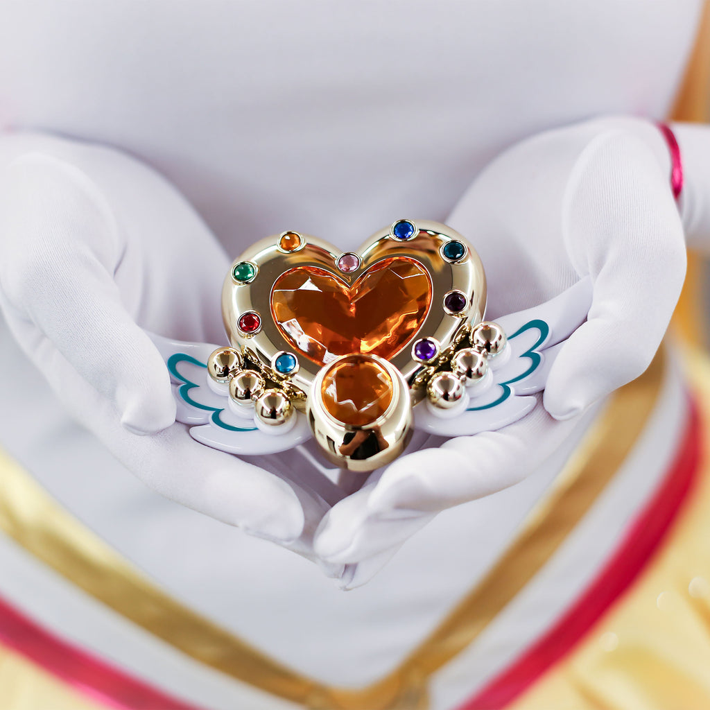 Immagine del prodotto Sailor Moon - Cosmos Eternal Moon Spilla di trasformazione con effetti di luce e suono