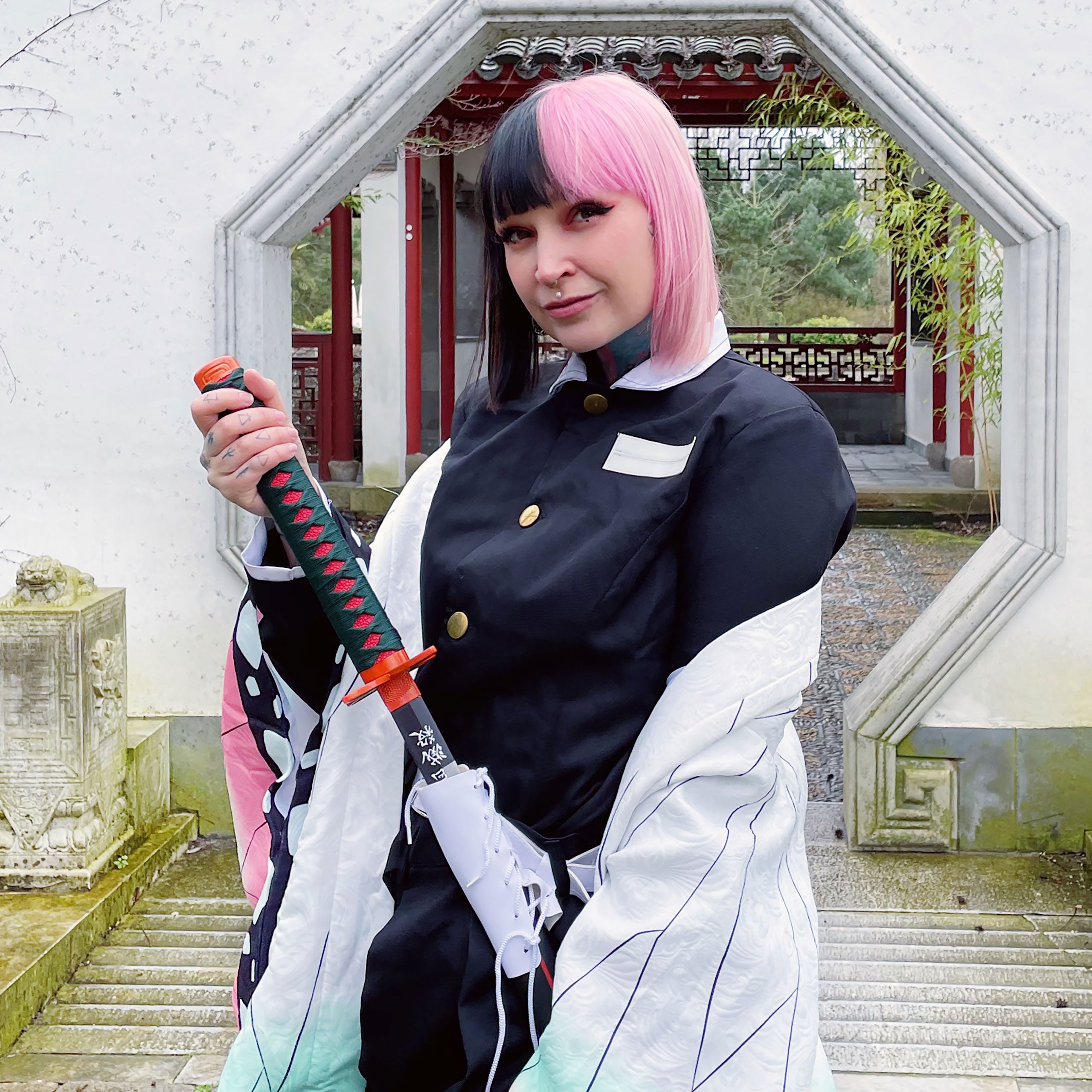 Immagine del prodotto Replica di Katana Shinobu Hashira con Saya per fan di Demon Slayer