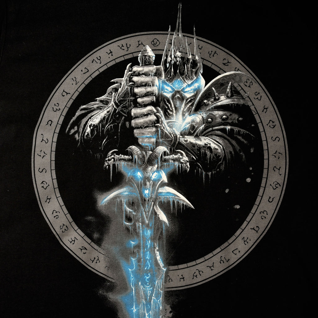 Immagine del prodotto World of Warcraft - Maglietta nera con spada Frostmourne di Lich King