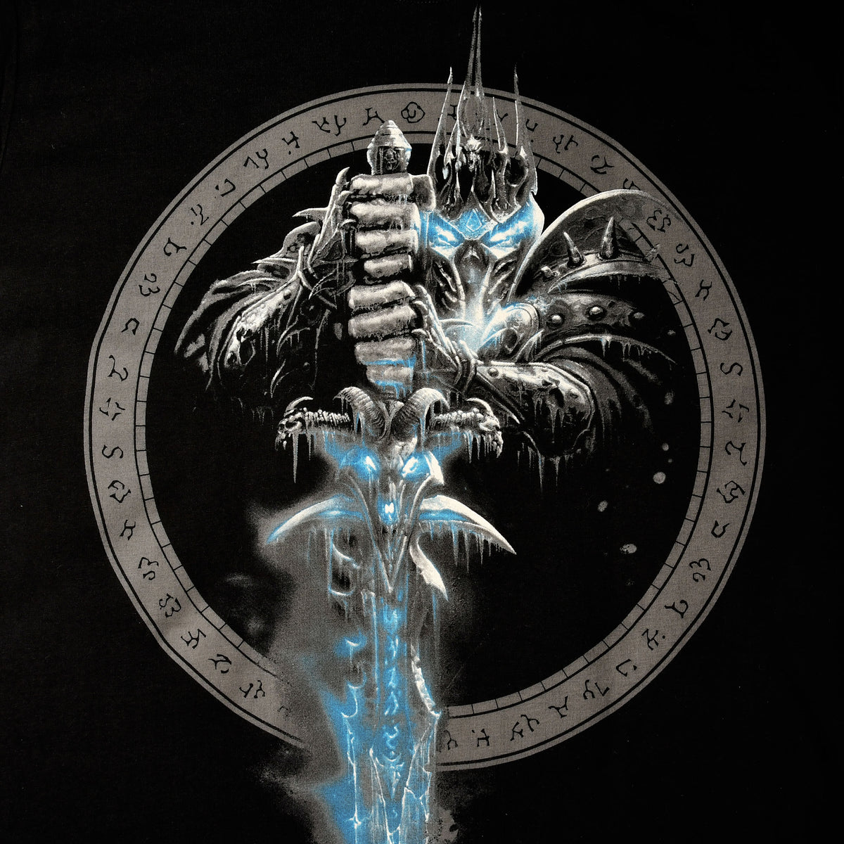 Immagine del prodotto World of Warcraft - Maglietta nera con spada Frostmourne di Lich King