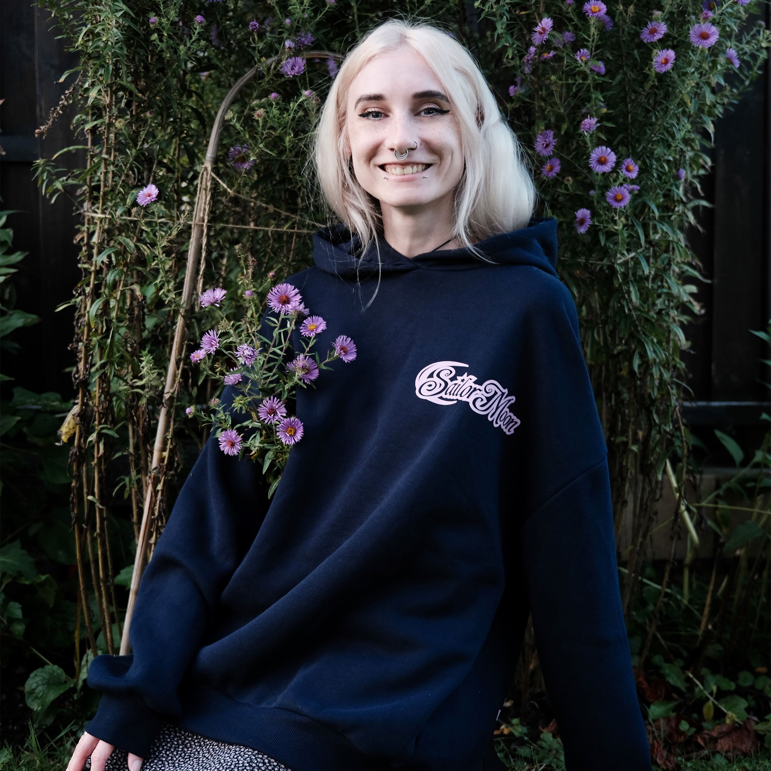 Immagine del prodotto Sailor Moon - Felpa con cappuccio blu silhouette