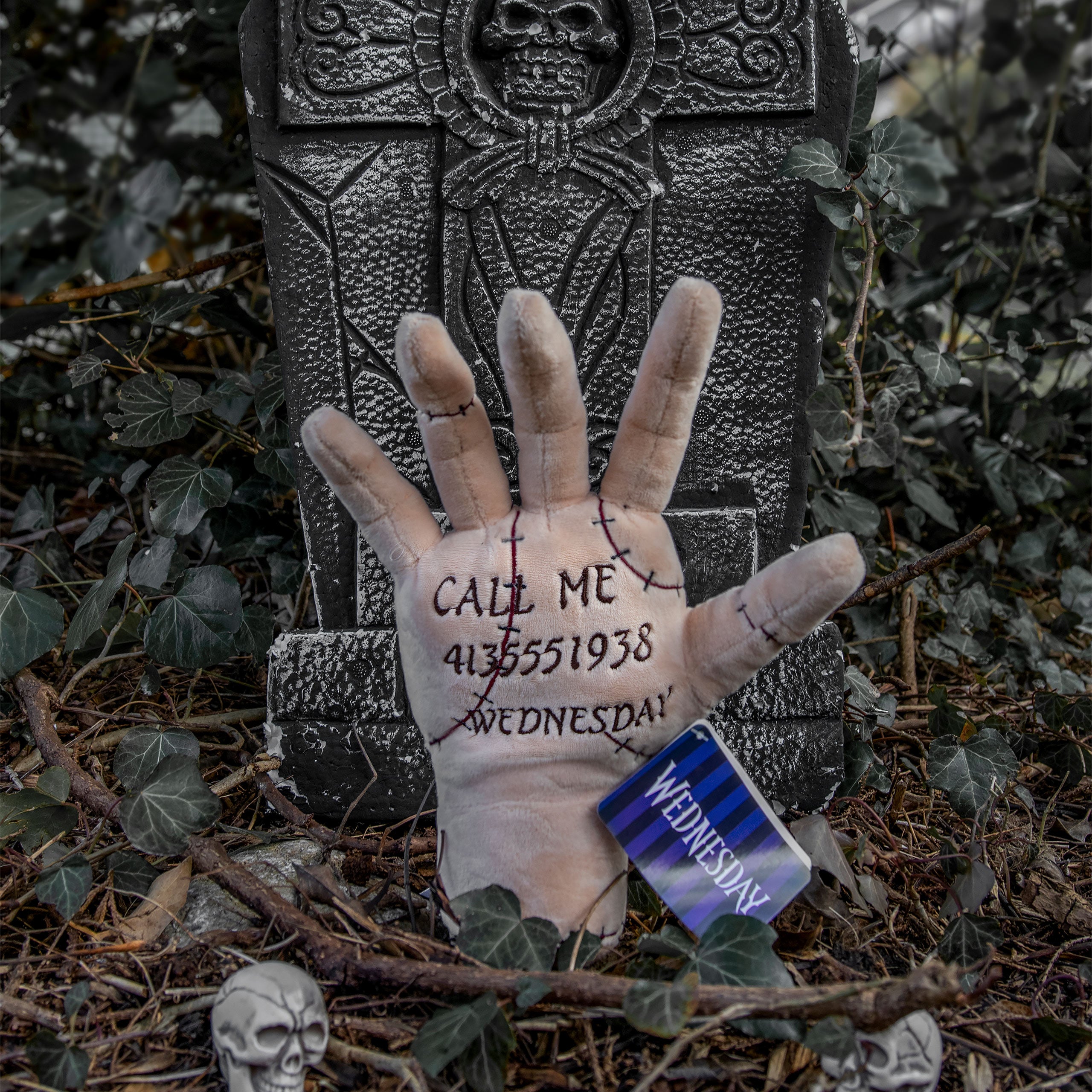 Immagine del prodotto Wednesday - Figura di peluche misteriosa di Manine