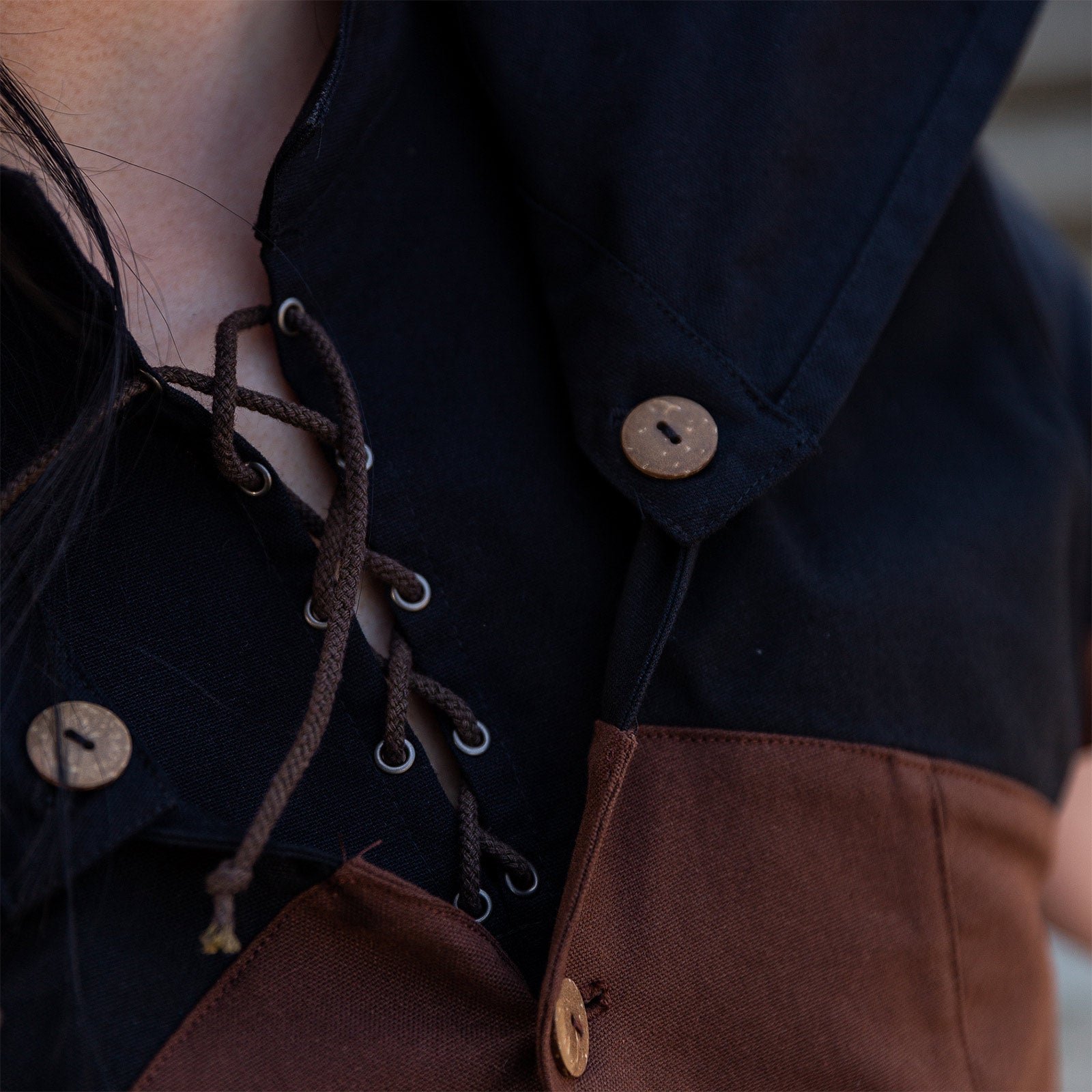 Immagine del prodotto Dungeons & Dragons - Gilet con cappuccio marrone da Rogue