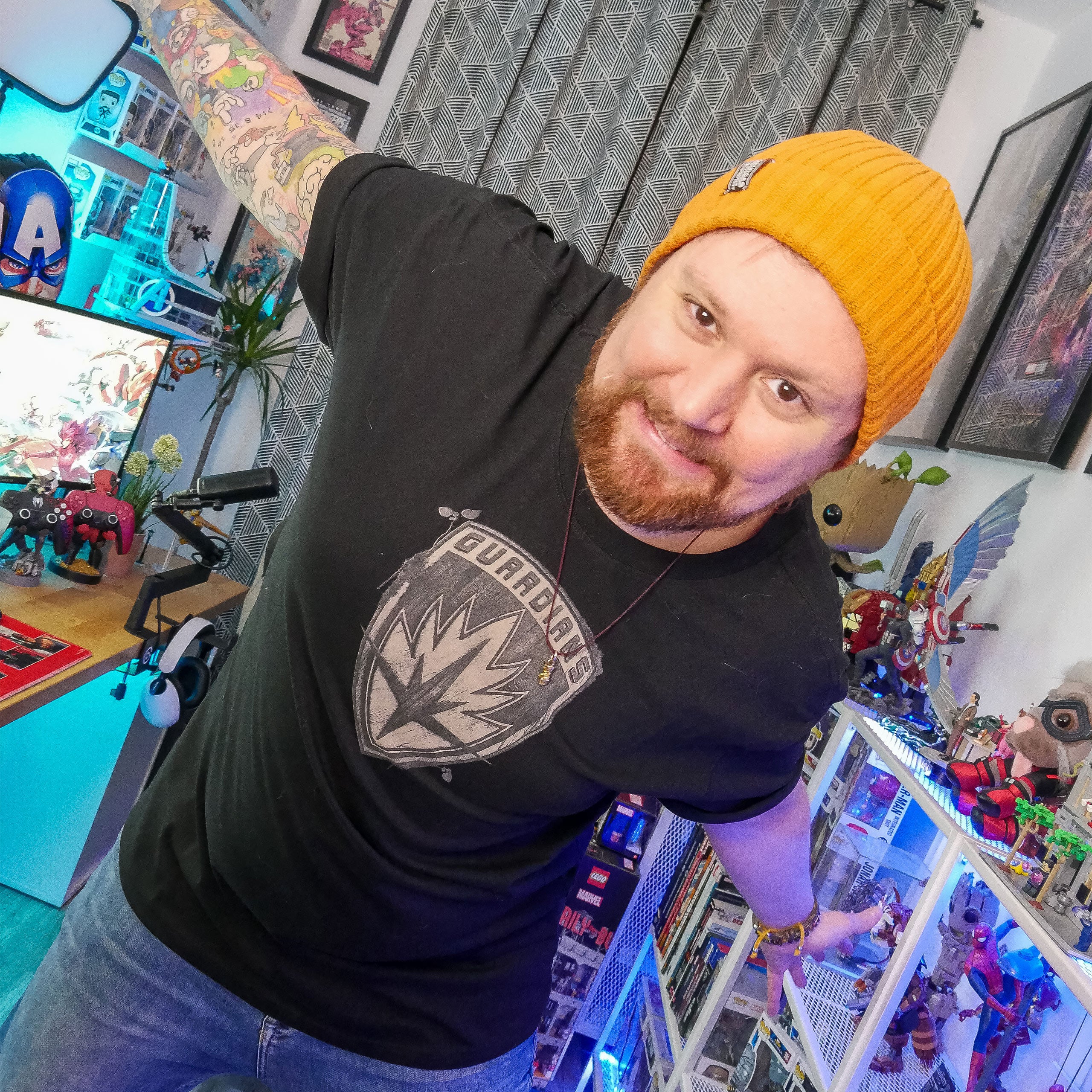Immagine del prodotto Guardiani della Galassia - T-shirt oversize di Groot nera