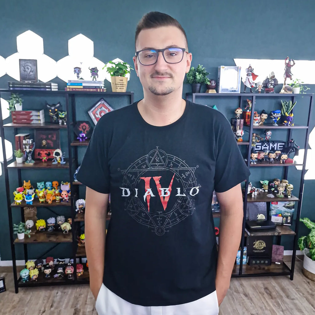 Immagine del prodotto Diablo IV - T-shirt nera con logo esagramma