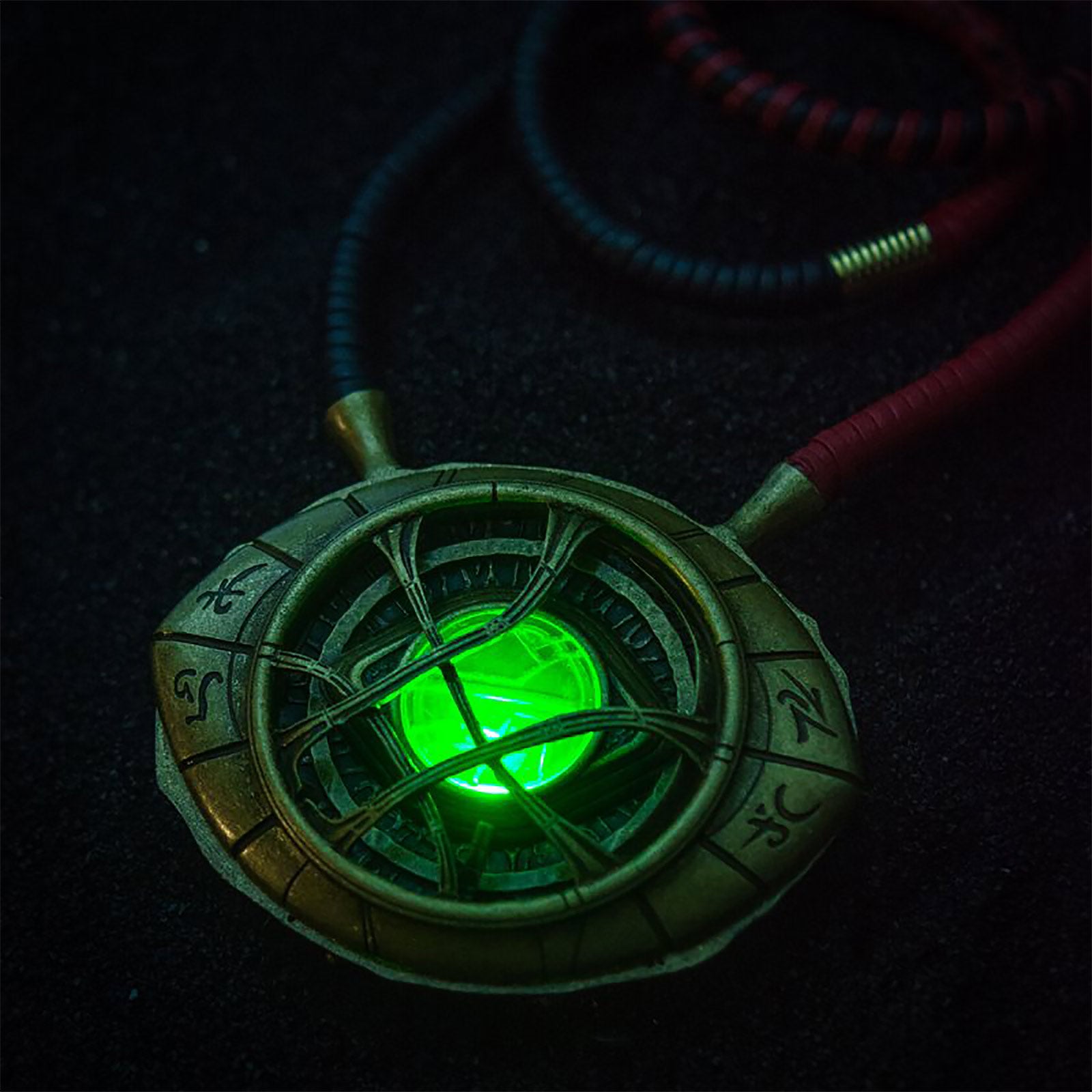 Immagine del prodotto Doctor Strange - L'Occhio di Agamotto Collana con effetto luminoso