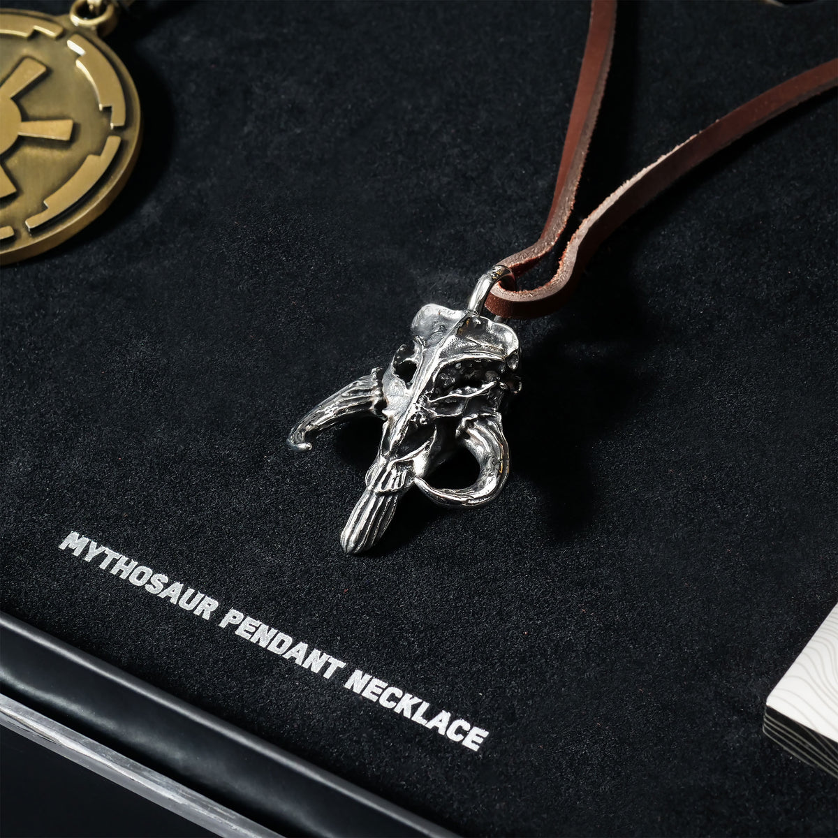 Immagine del prodotto Set di Gioielli Deluxe Cacciatore di Taglie Mandaloriano - Star Wars The Mandalorian