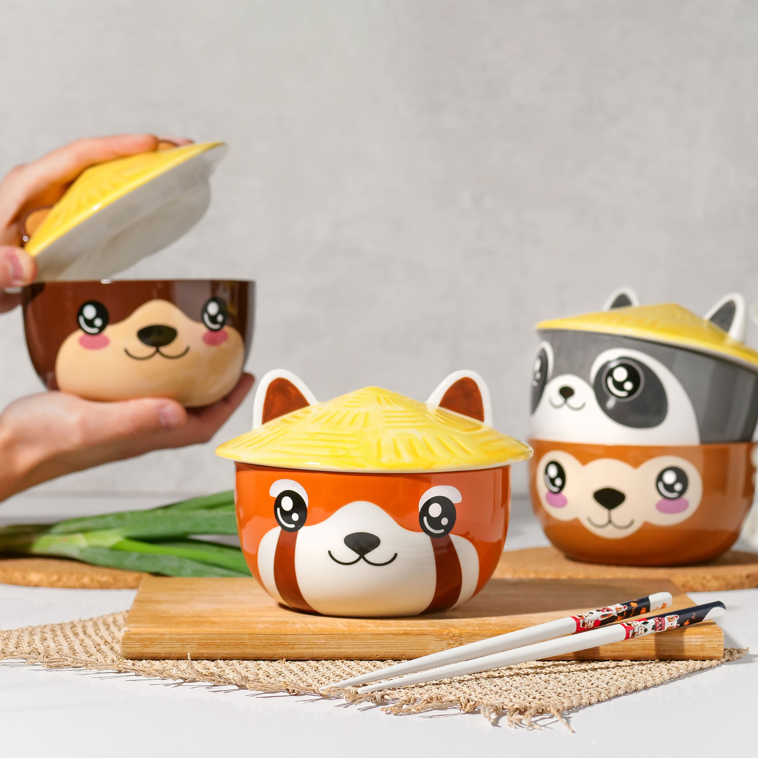 Immagine del prodotto Ciotola Kawaii del Panda Rosso con coperchio per fan dell'Anime