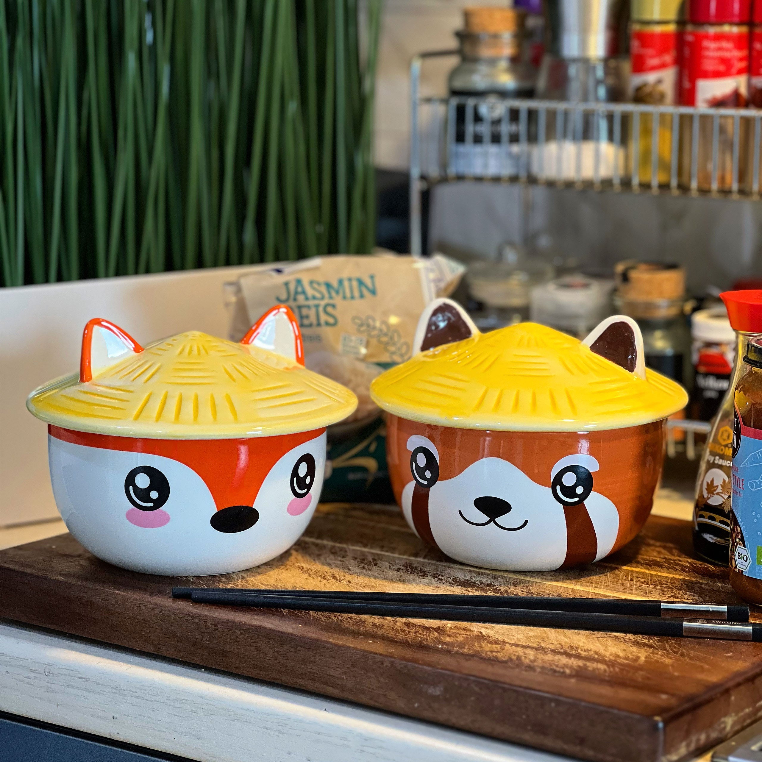 Immagine del prodotto Ciotola Kawaii del Panda Rosso con coperchio per fan dell'Anime