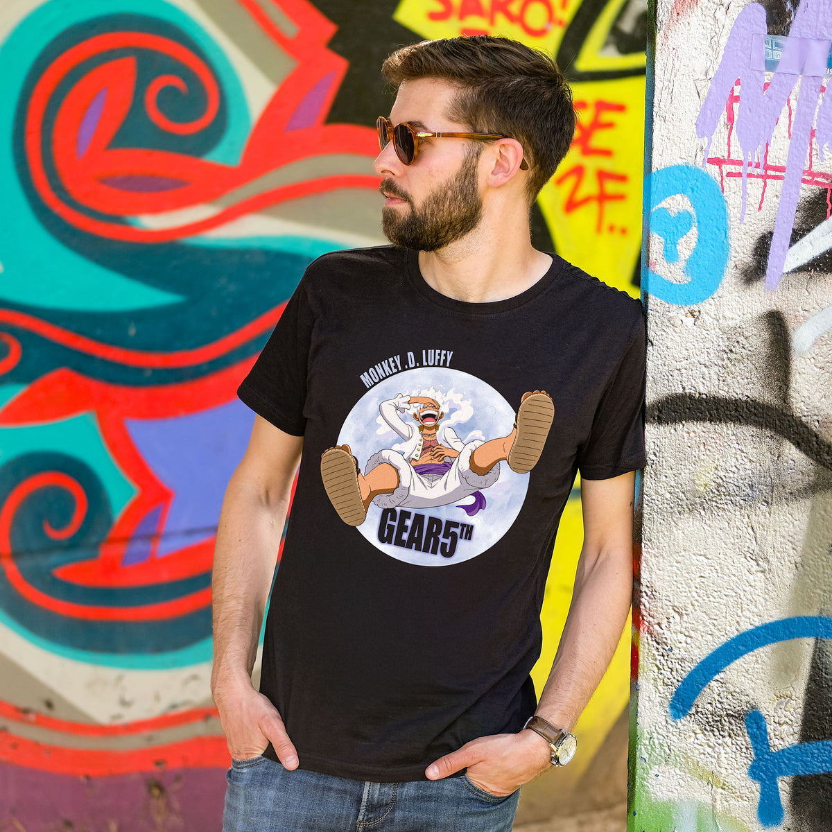 Immagine del prodotto One Piece: Gear 5 - T-shirt nera di Monkey D. Luffy