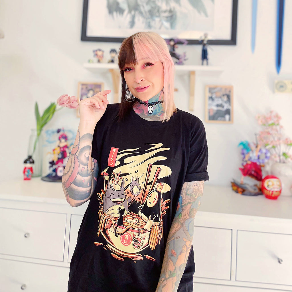 Immagine del prodotto Ilustrata - T-shirt nera per feste in piscina Ramen