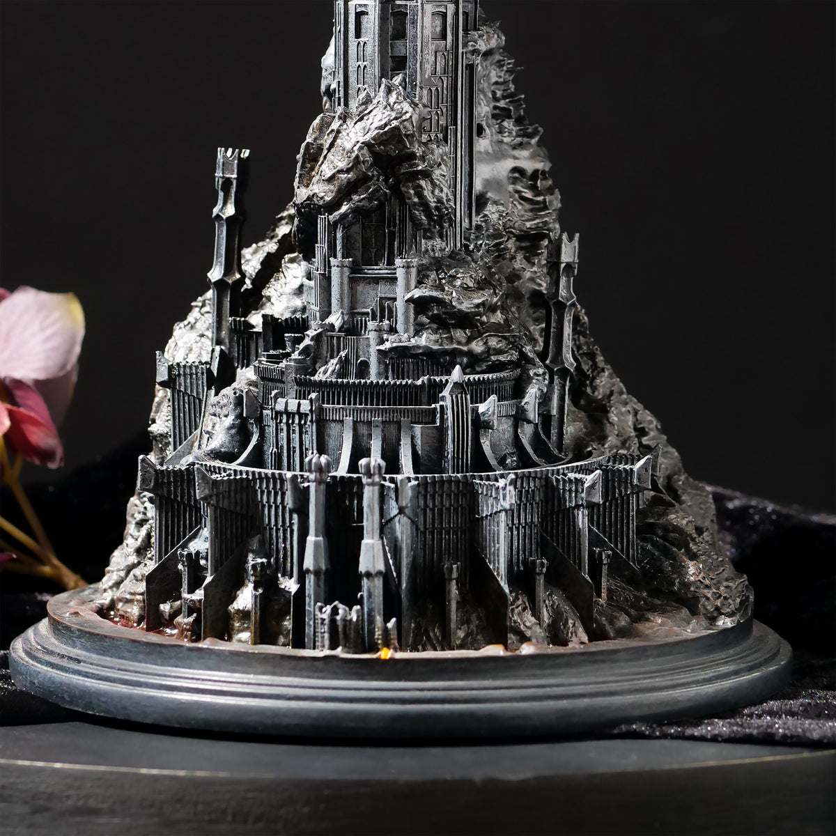 Immagine del prodotto Barad-dûr Bruciatore di incenso a riflusso Miniatura - Il Signore degli Anelli