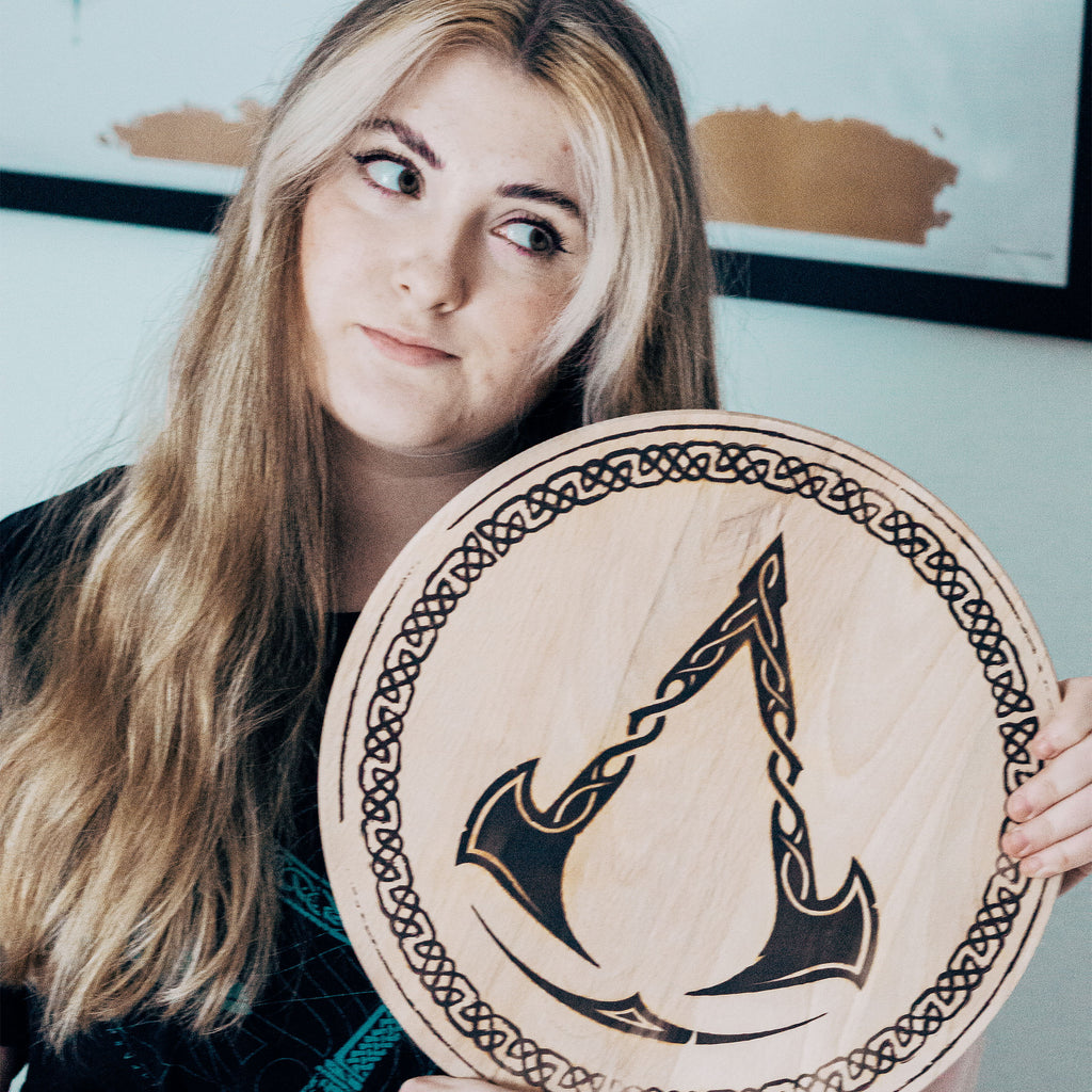 Immagine del prodotto Assassin's Creed - Tagliere con logo Valhalla in faggio