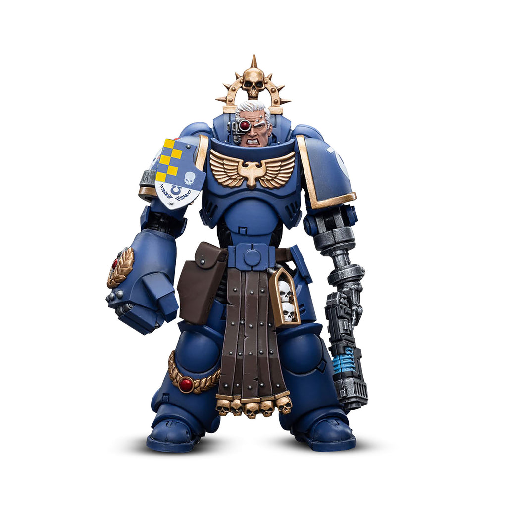 Immagine del prodotto Warhammer 40k - Tenente degli Ultramarines con Figura d'Azione Pugno di Potere 1:18