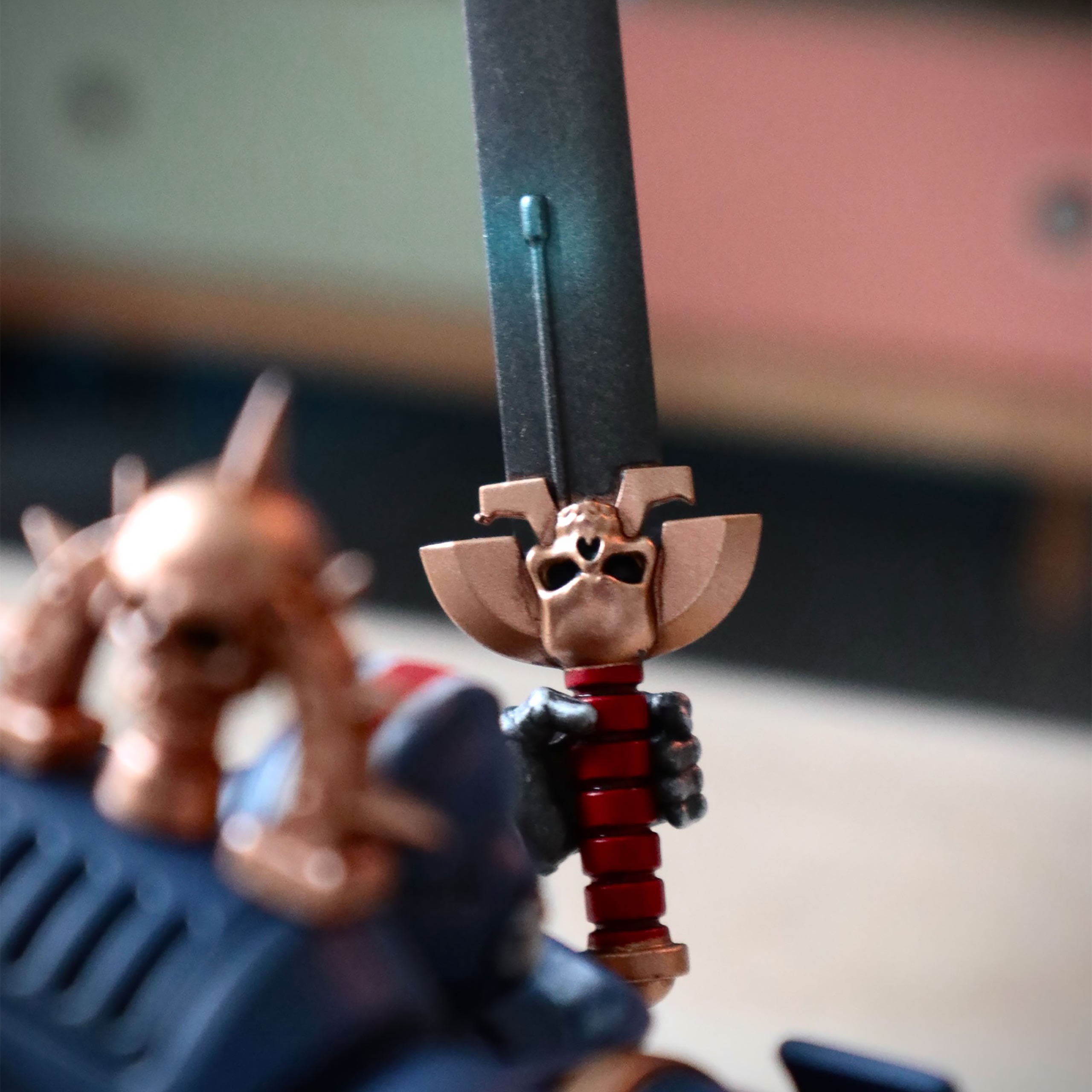 Immagine del prodotto Warhammer 40k - Tenente degli Ultramarines con Figura d'Azione Pugno di Potere 1:18