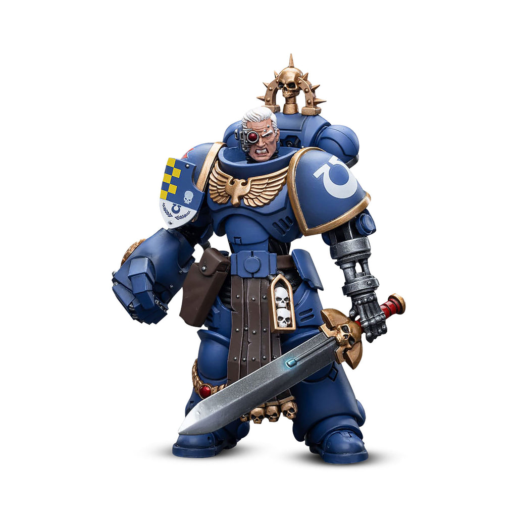 Immagine del prodotto Warhammer 40k - Tenente degli Ultramarines con Figura d'Azione Pugno di Potere 1:18
