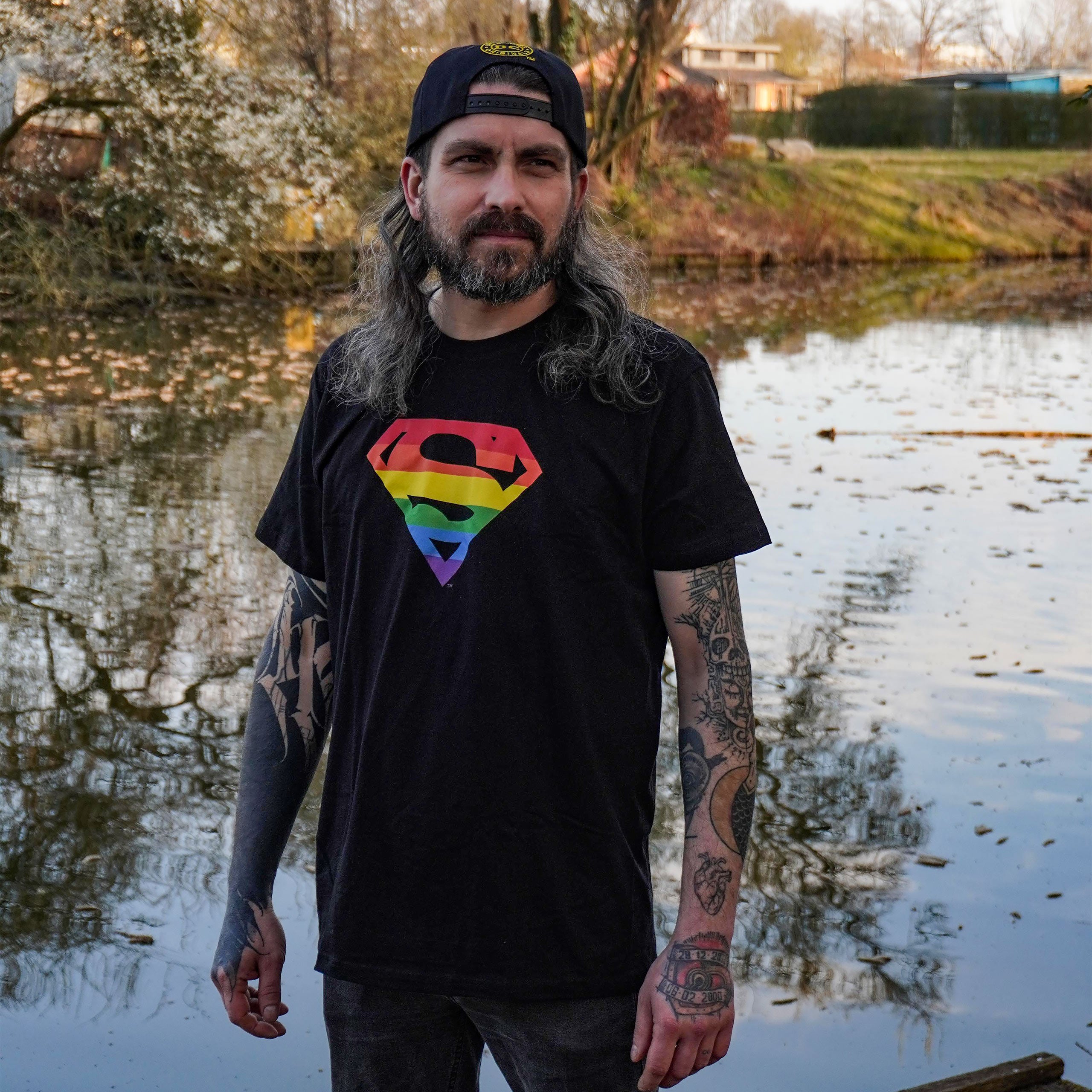 Immagine del prodotto Superman - T-shirt nera con logo Pride