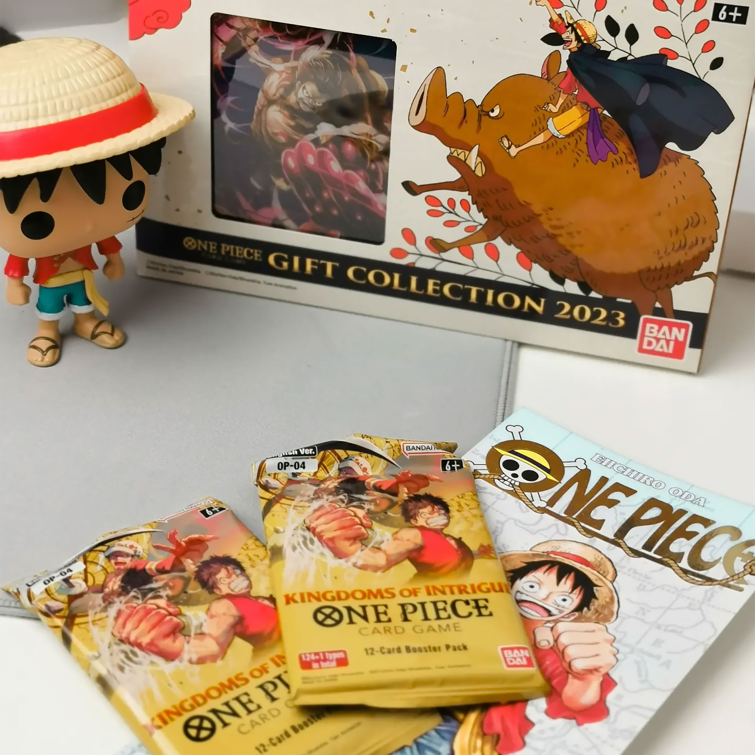 Immagine del prodotto One Piece Card Game - Collezione regalo 2023 versione inglese