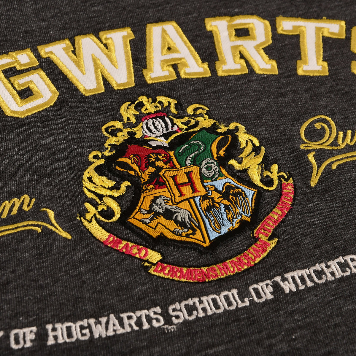 Immagine del prodotto Harry Potter - T-shirt premium grigia con lo stemma di Hogwarts
