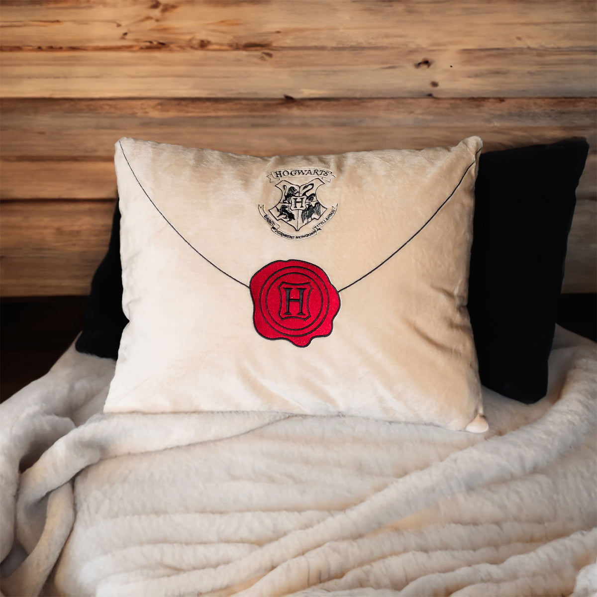 Immagine del prodotto Harry Potter - Cuscino Lettera di Hogwarts