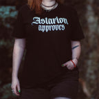Immagine del prodotto T-shirt Astarion Approves per fan di Baldur's Gate