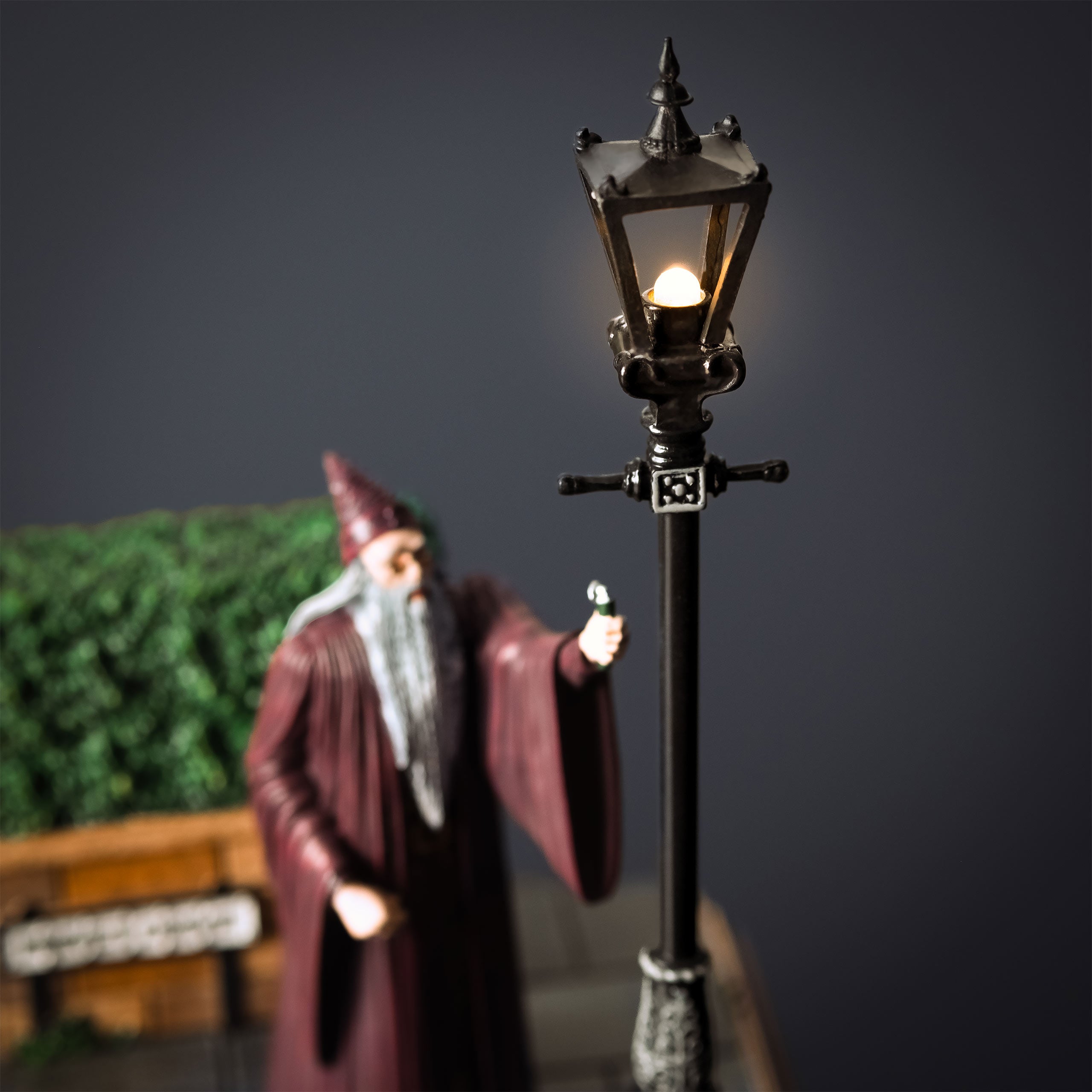 Immagine del prodotto Harry Potter - Figura Diorama Dumbledore Privet Drive con Luce