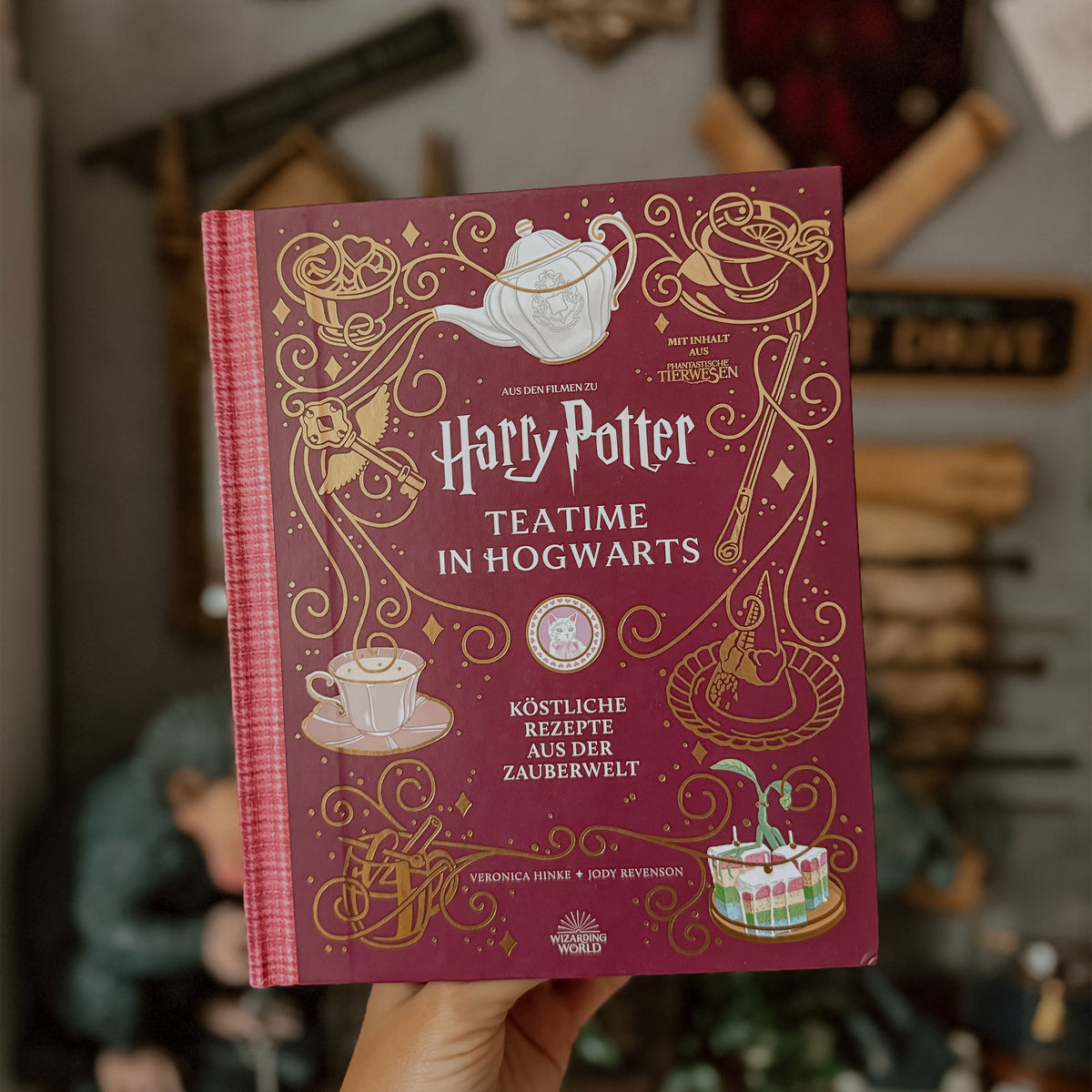 Immagine del prodotto Harry Potter - L'ora del tè a Hogwarts - Deliziose ricette dal mondo magico