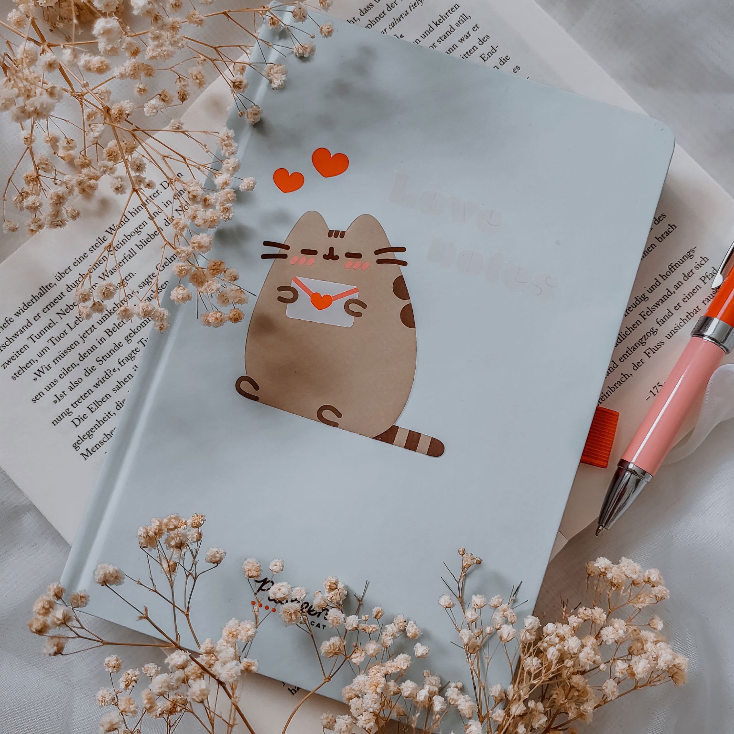 Product image Pusheen - Purrfect Love Notebook with Projector Pen
