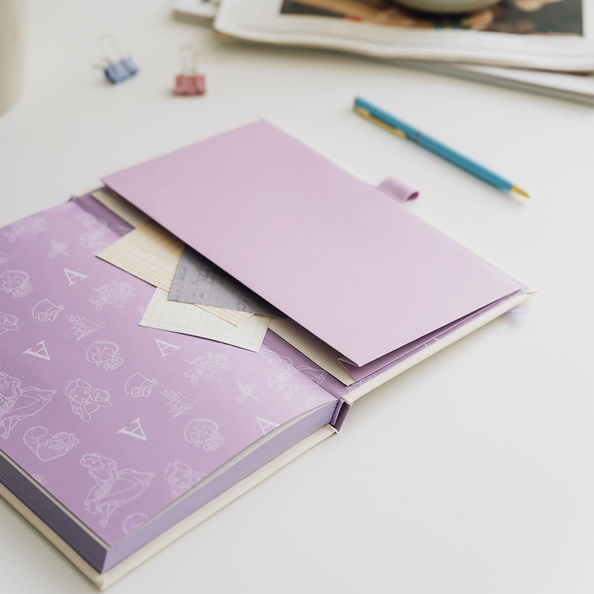 Product image Alice in Wonderland - Garden Notebook with Ballpoint Pen