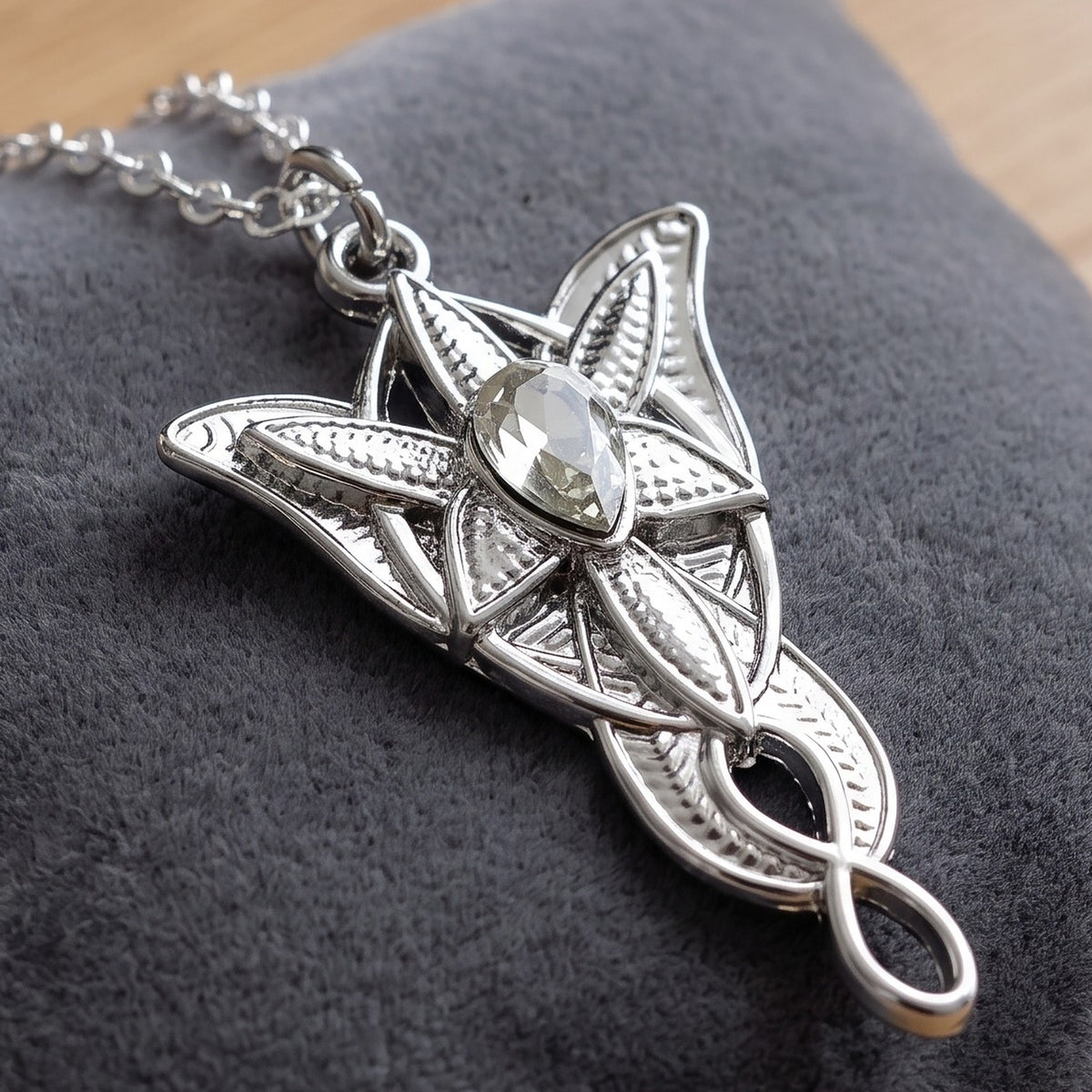 Immagine del prodotto Collana Stella del Vespro di Arwen - Il Signore degli Anelli