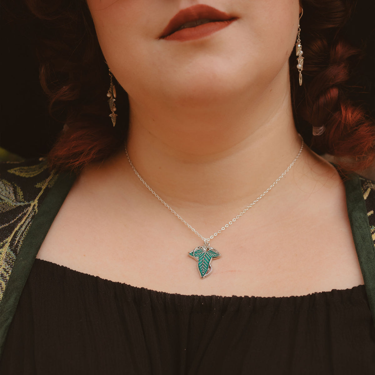Immagine del prodotto Collana con spilla a foglia - Il signore degli anelli