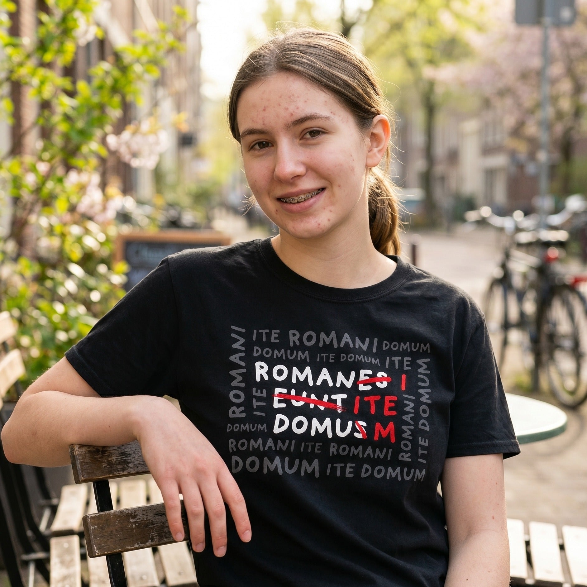 Immagine del prodotto T-shirt Romani Ite Domum per i fan di Monty Python