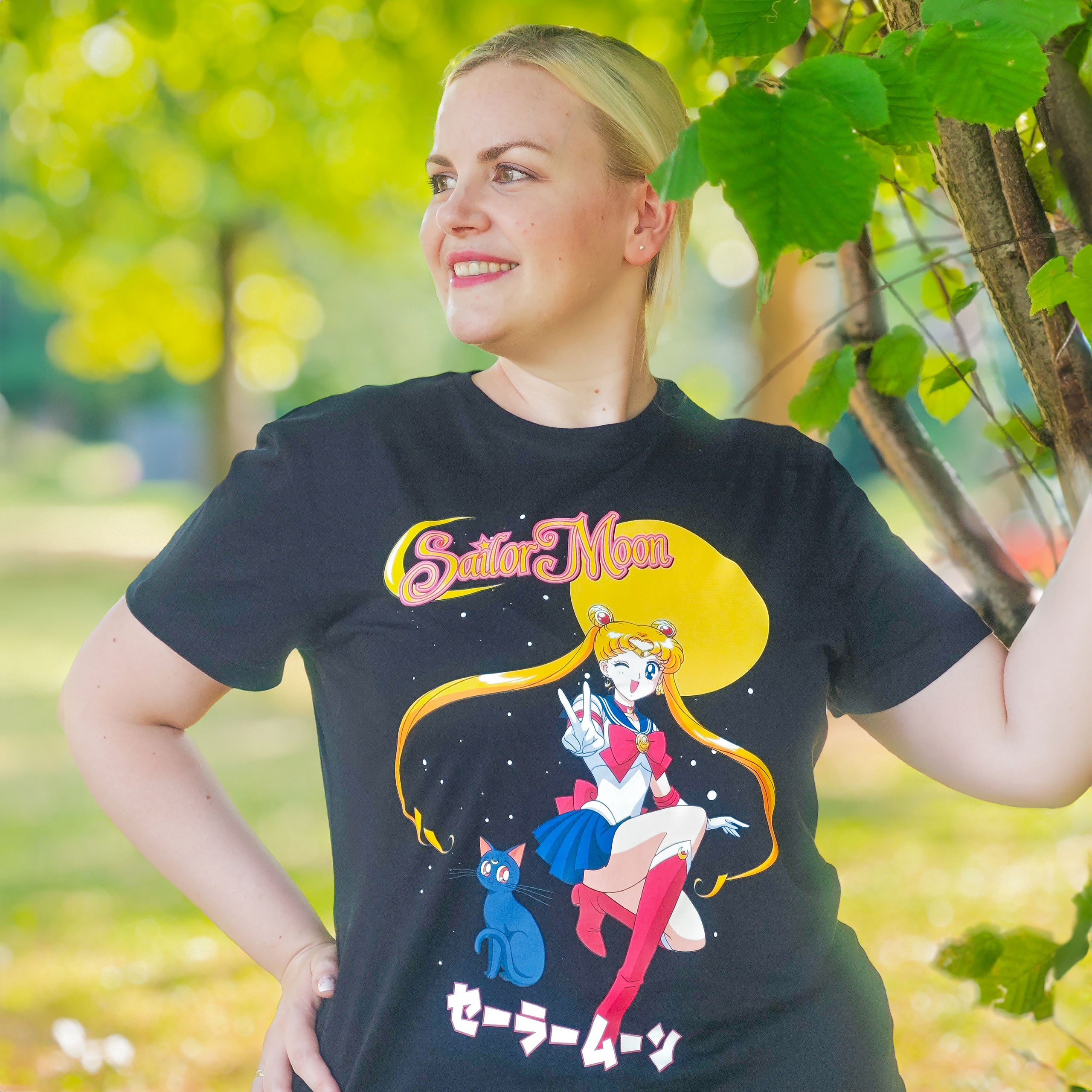 Immagine del prodotto Maglietta di Sailor Moon con Luna nera