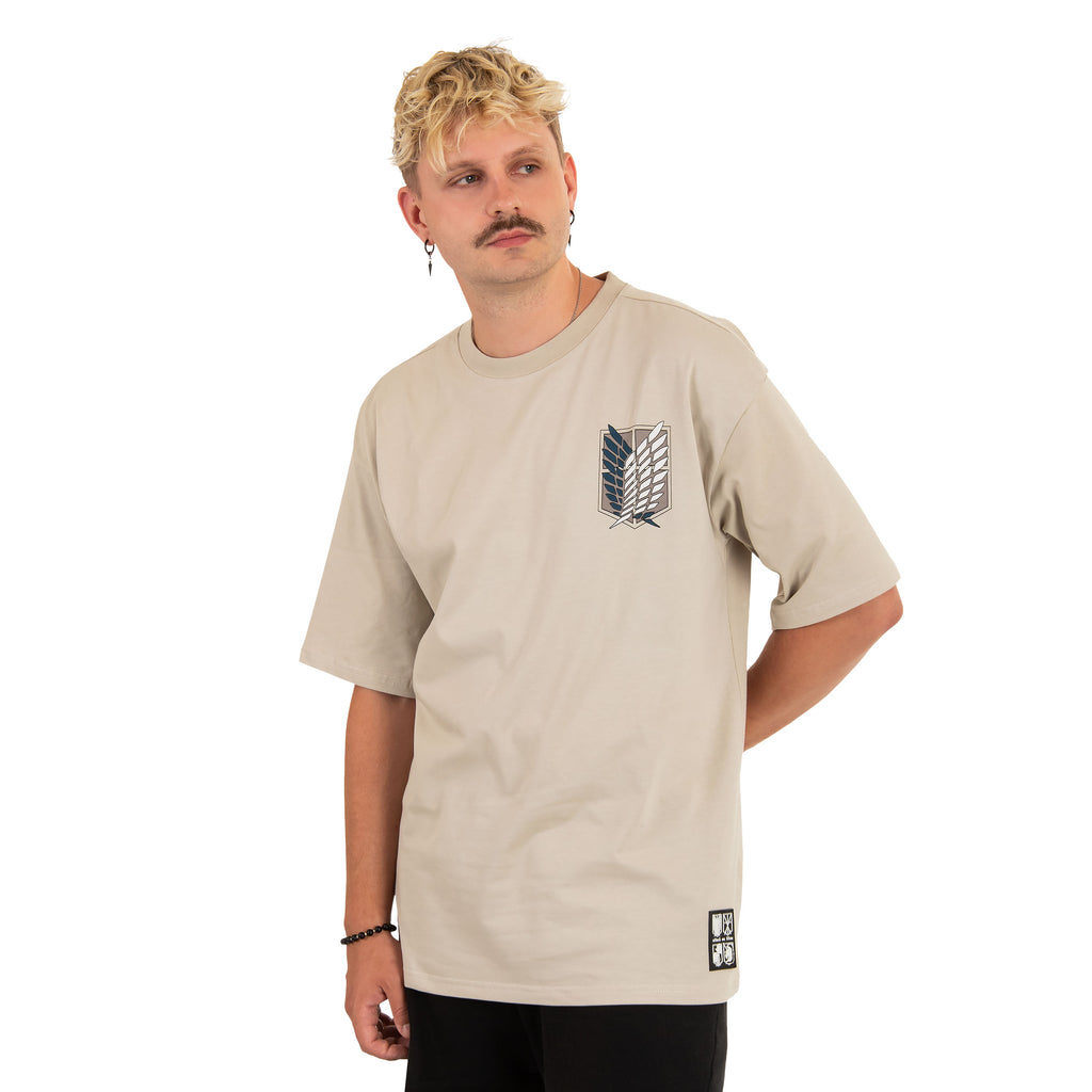 Immagine del prodotto Attack on Titan - T-shirt oversize beige di gruppo