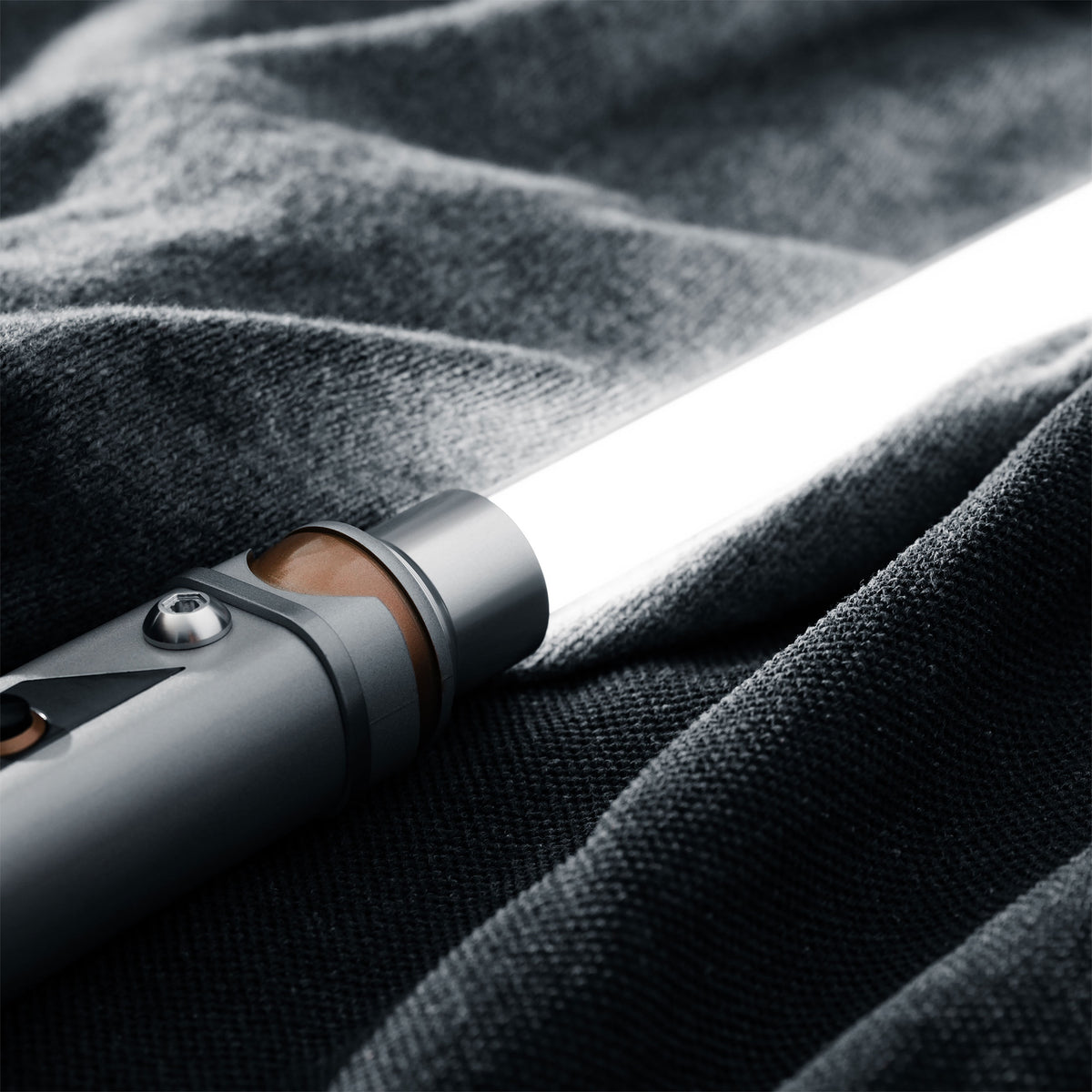 Immagine del prodotto Spada laser Ahsoka Tano Force FX Elite Black Series - Star Wars