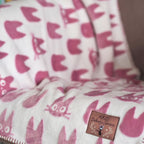 Immagine del prodotto Kiki - Consegne a domicilio - Coperta soffice silhouette Jiji con interno teddy